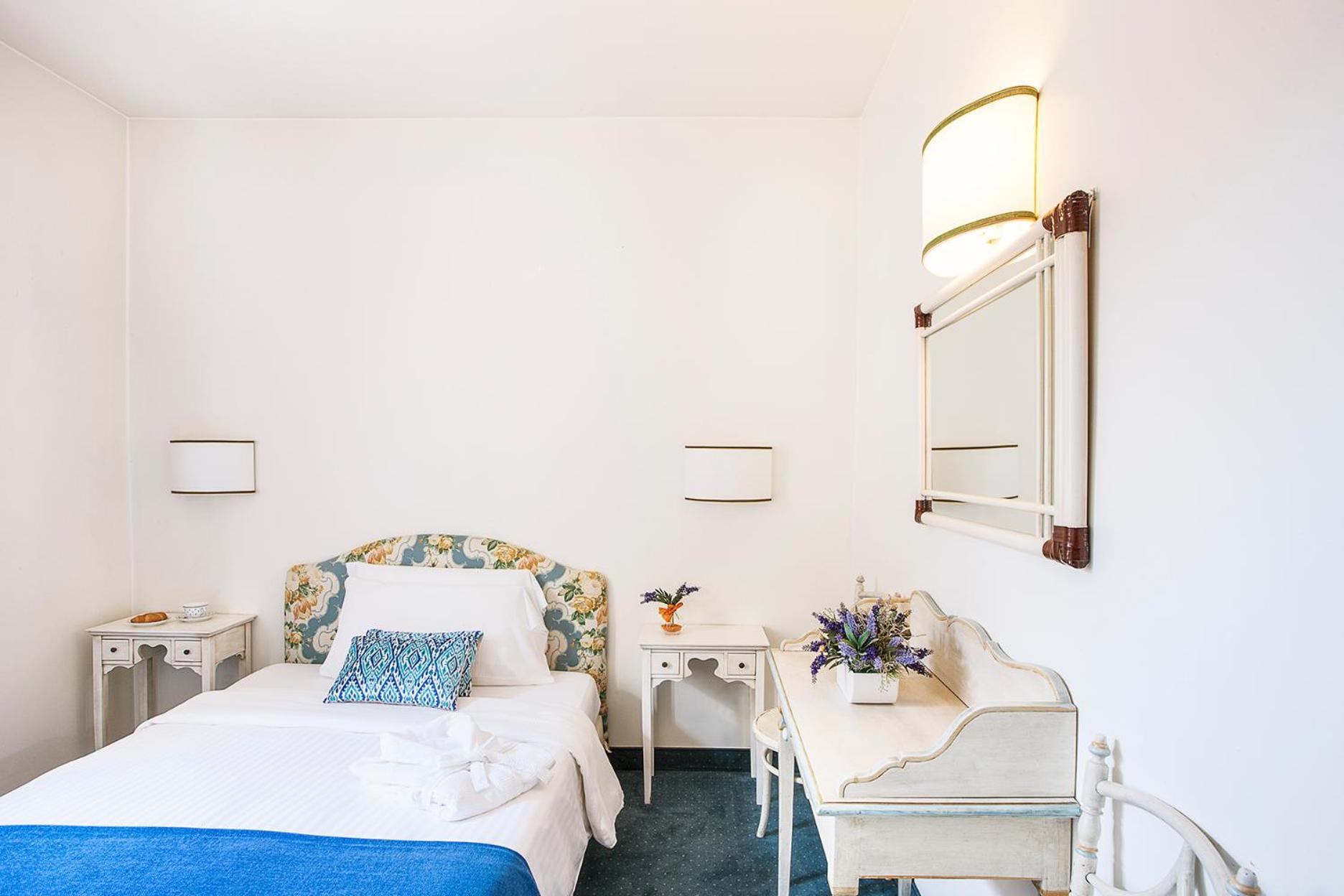 Double Room with French Bed