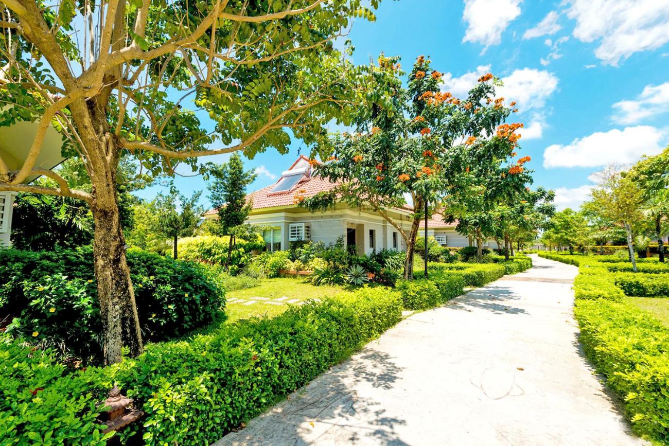 Luxury Garden View Villa