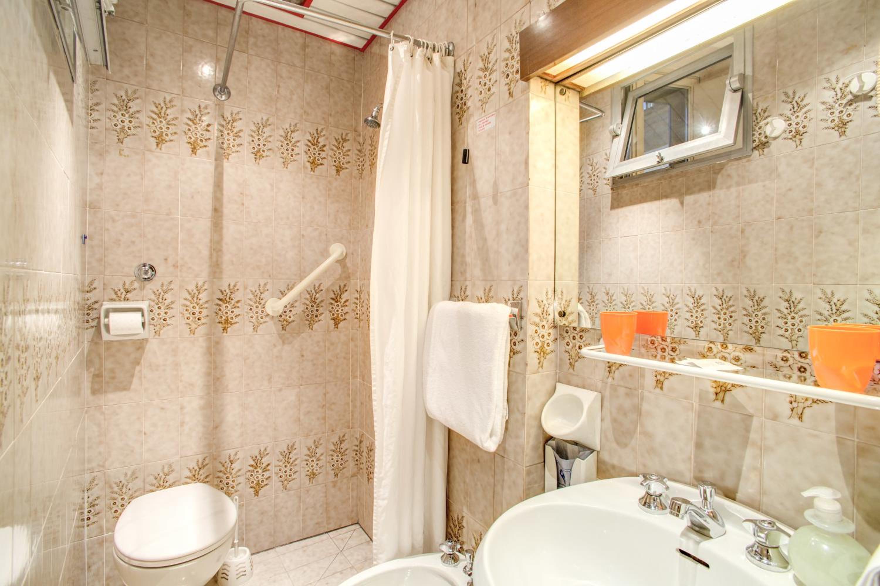 Double or Twin Room with Private Bathroom