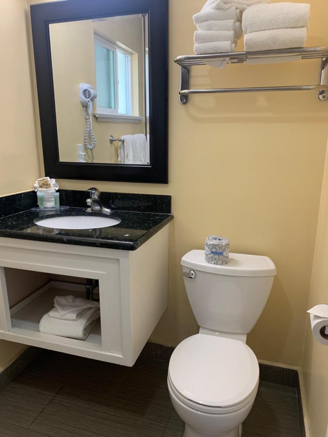 Deluxe Family Suite