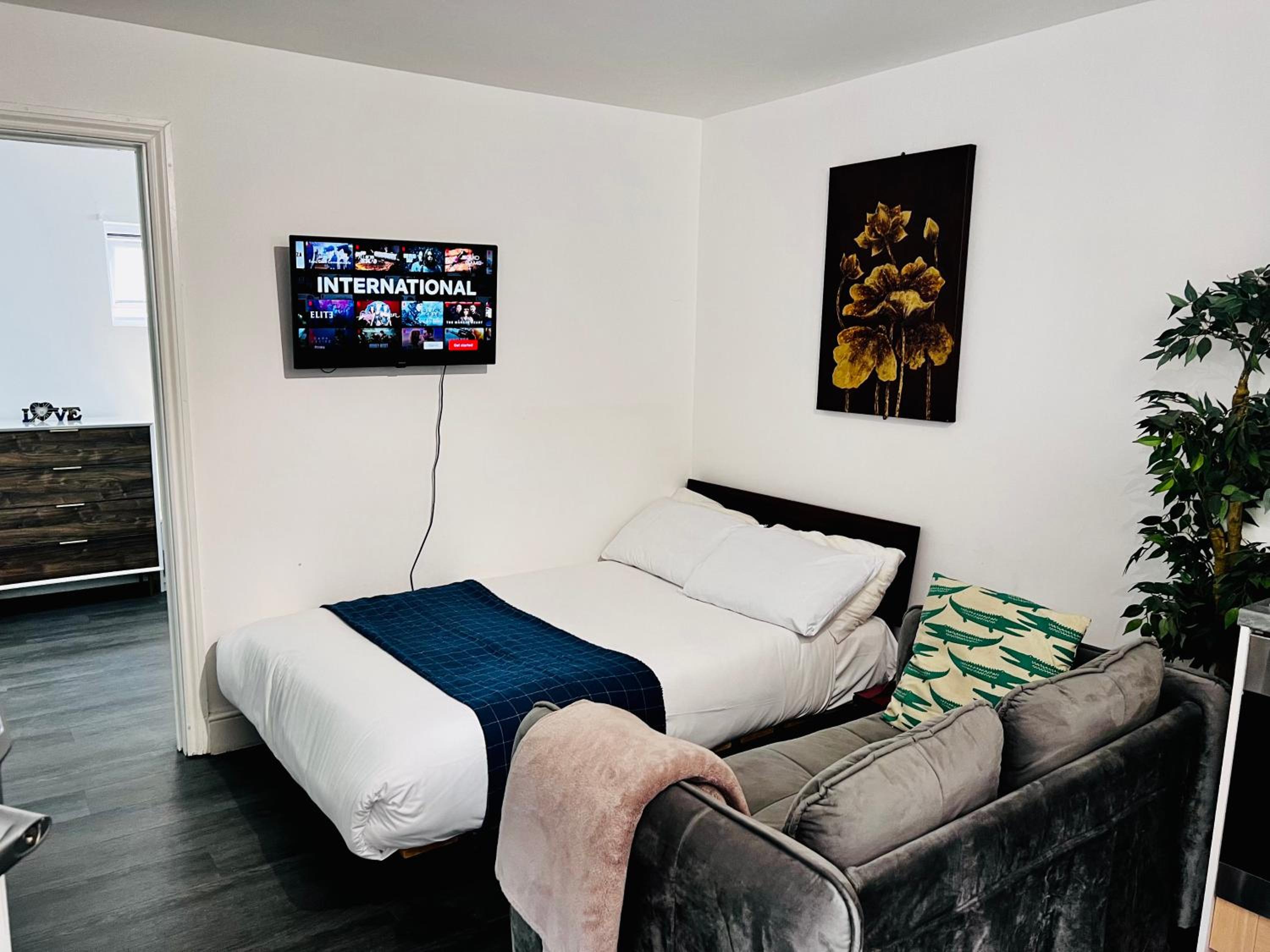 One-Bedroom Apartment