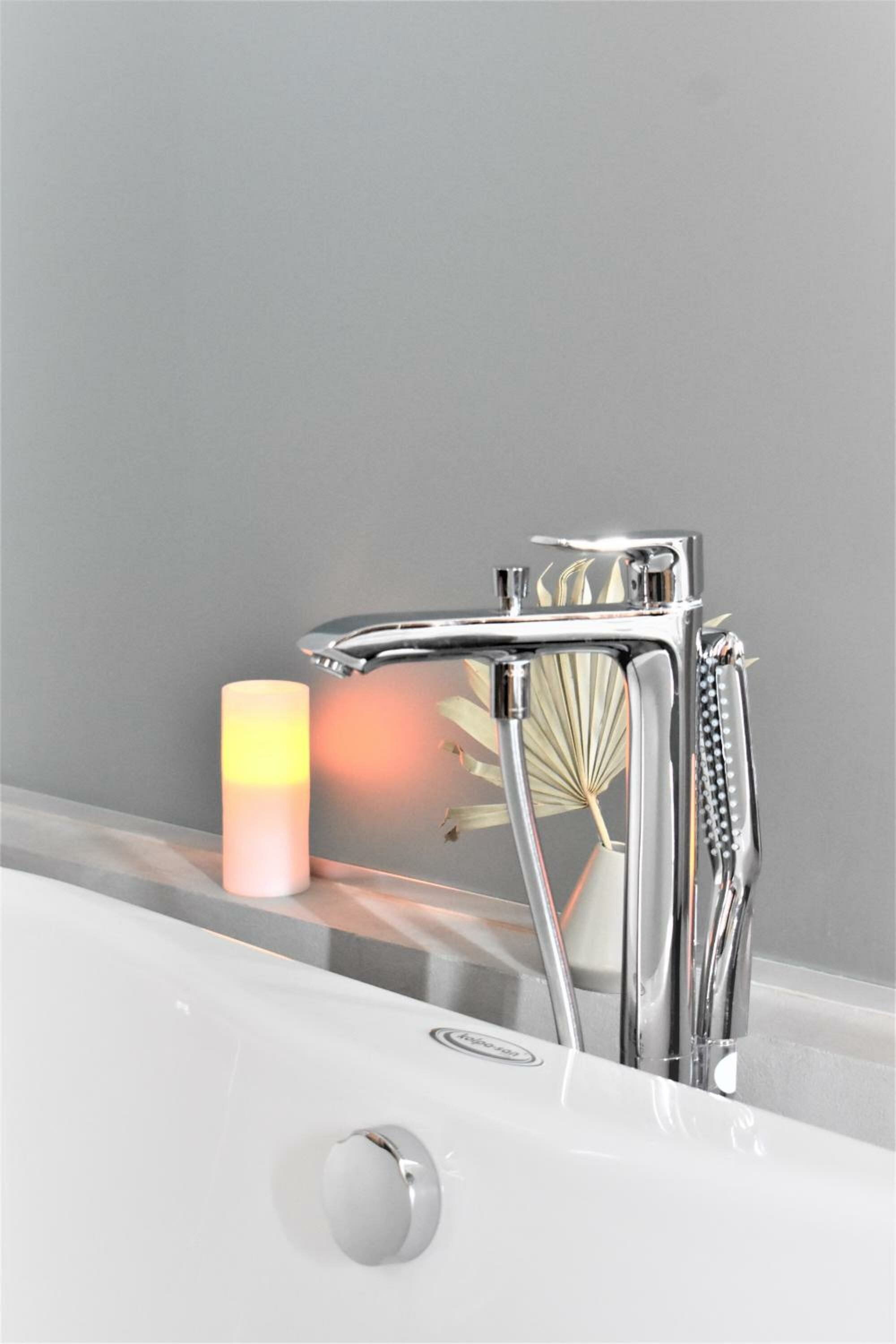 Deluxe Suite with Spa Bath