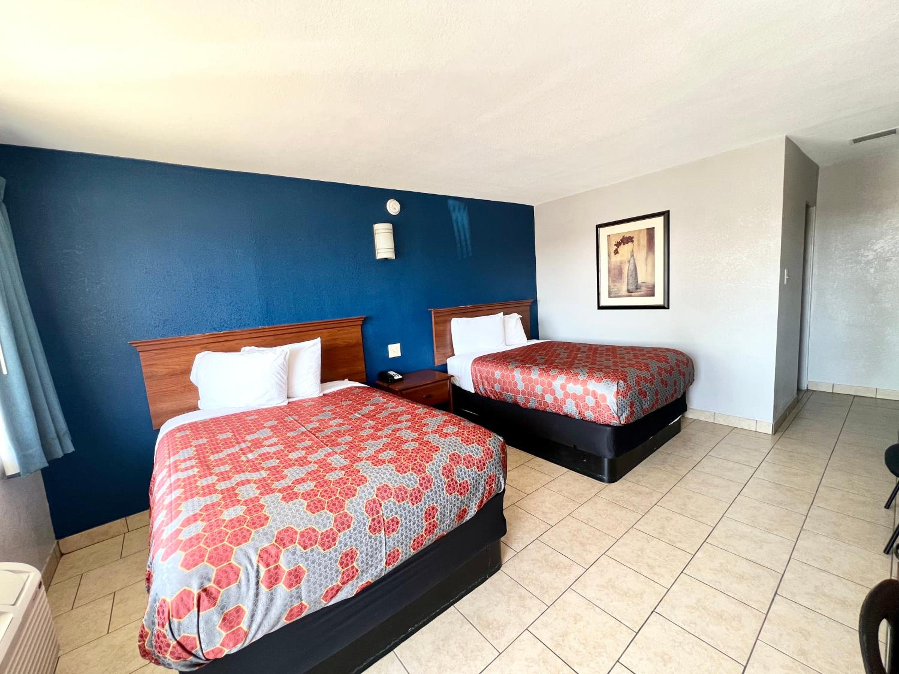 Double Room with Two Beds - Non-Smoking