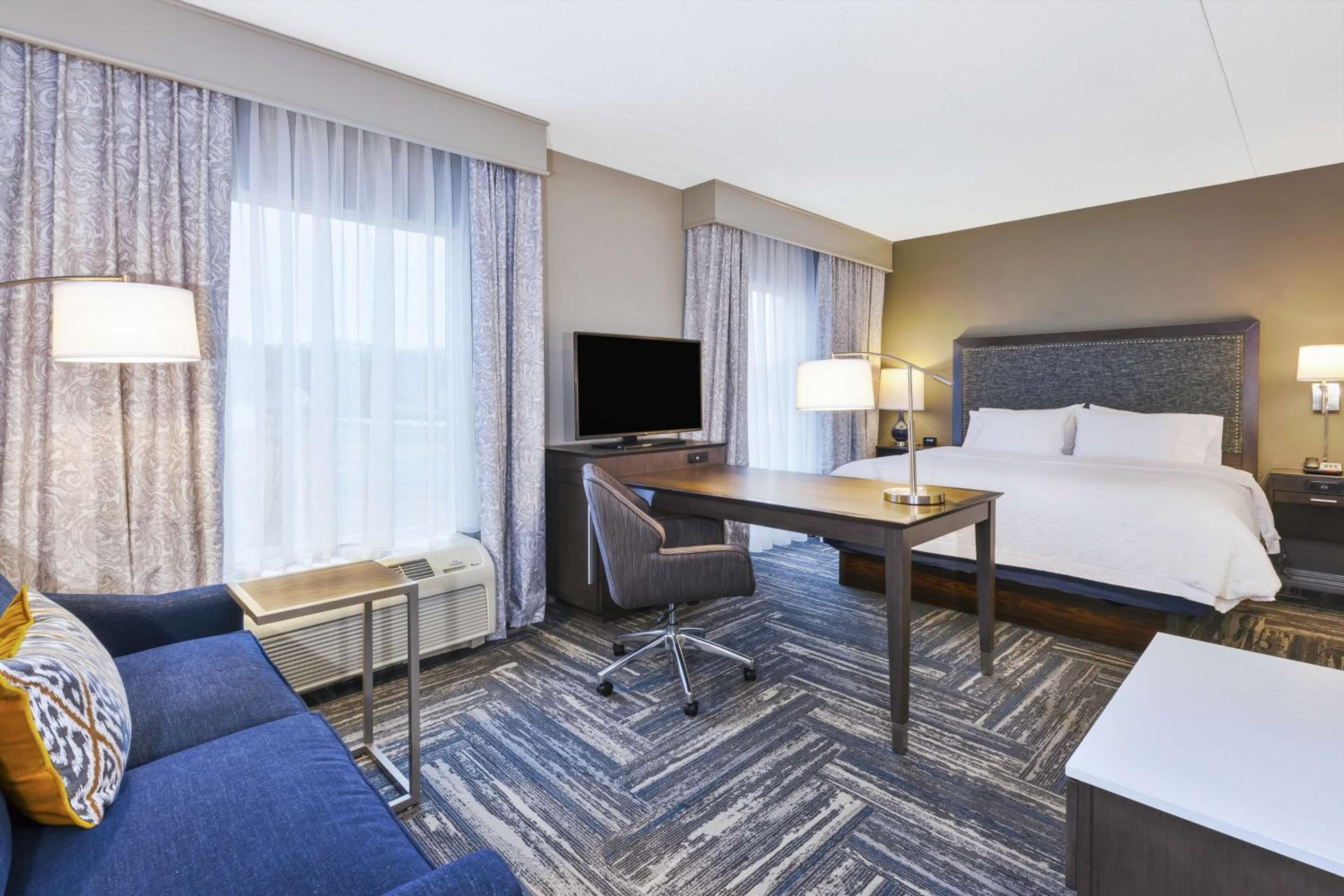 King Studio Suite with Sofa Bed - Non-Smoking