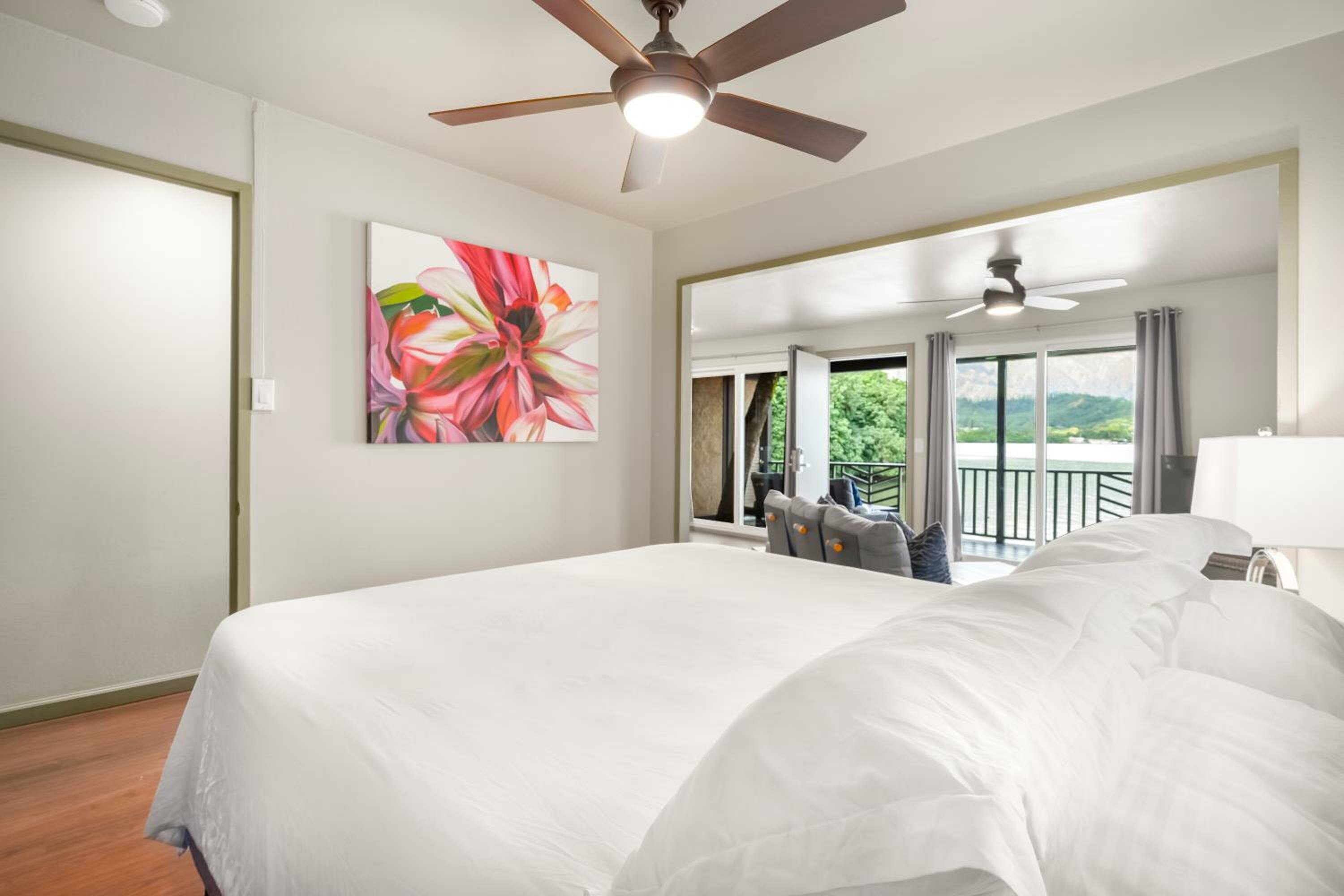 One-Bedroom Cottage - Water Front