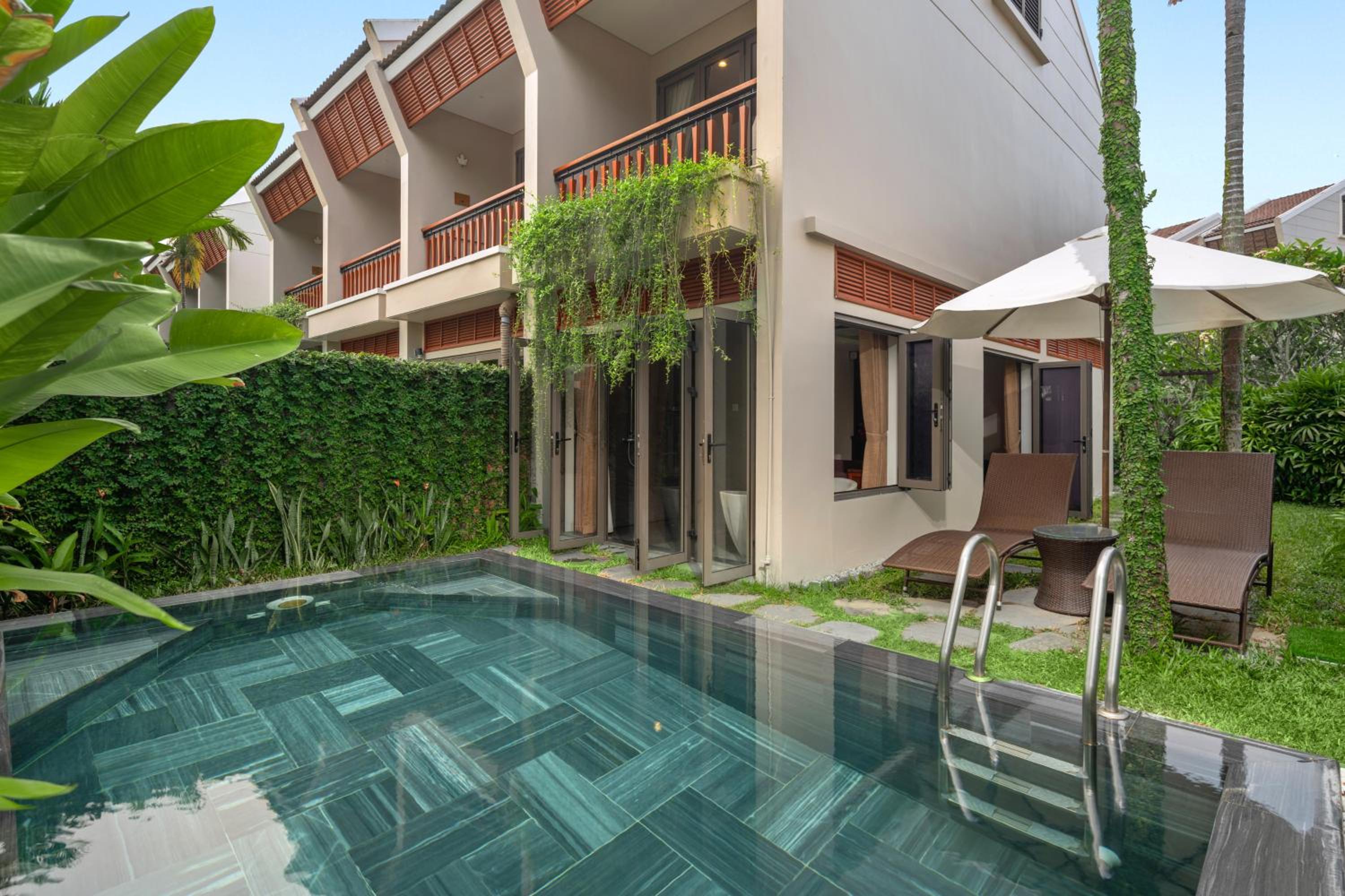 One-Bedroom River Suite Private Pool with Bathtub