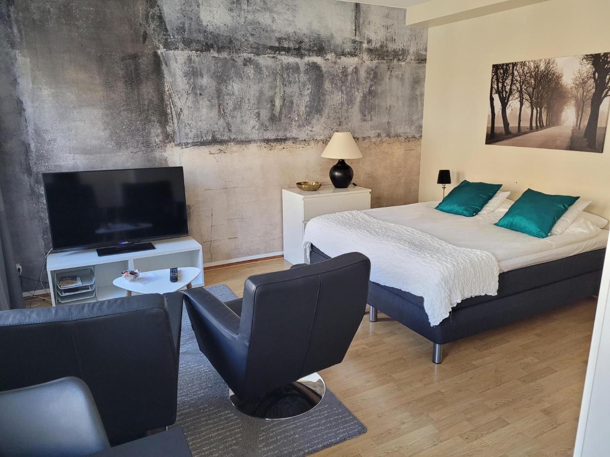 One-Bedroom Apartment (2 Adults)