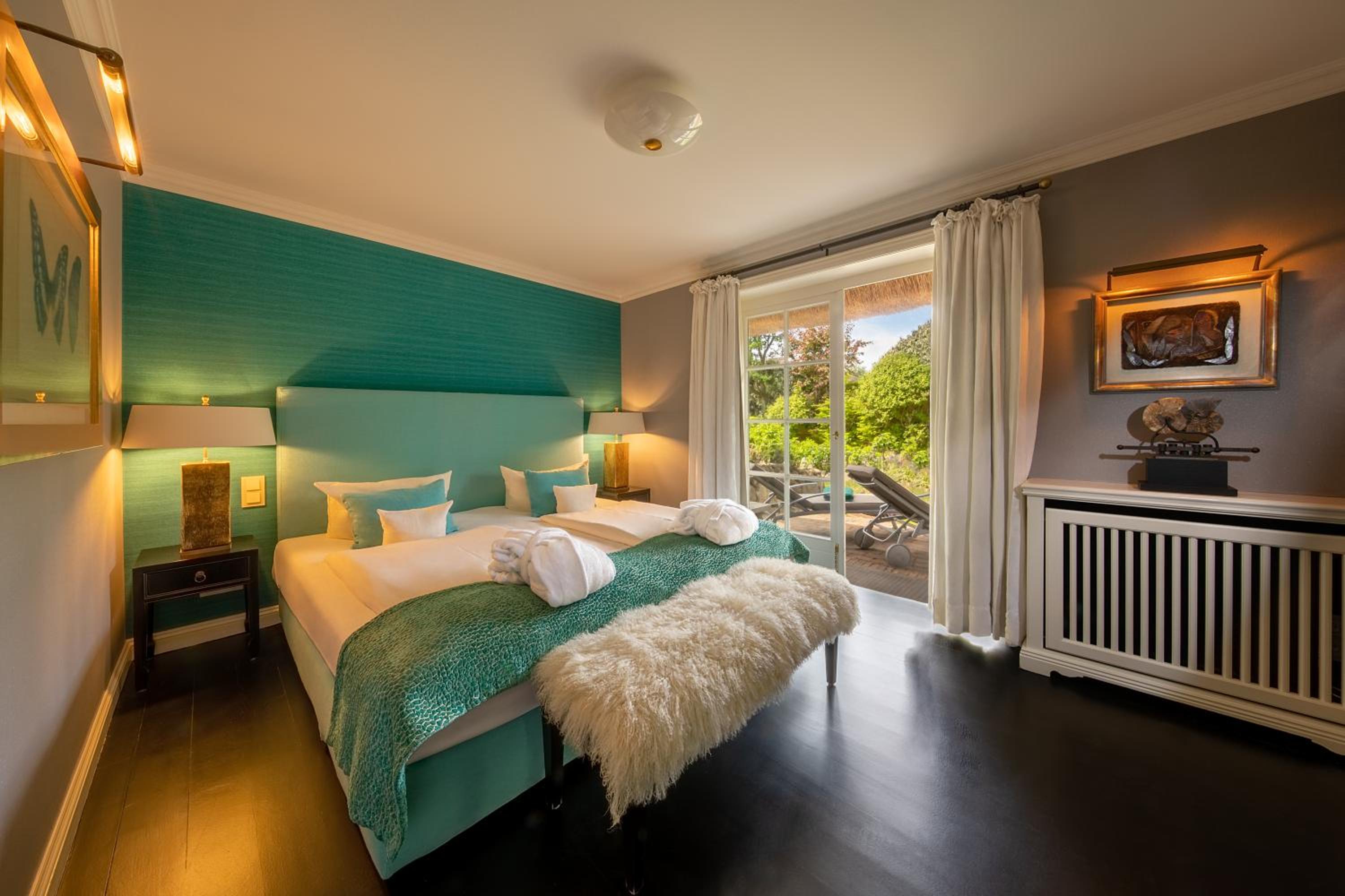 King Suite - Non-Smoking