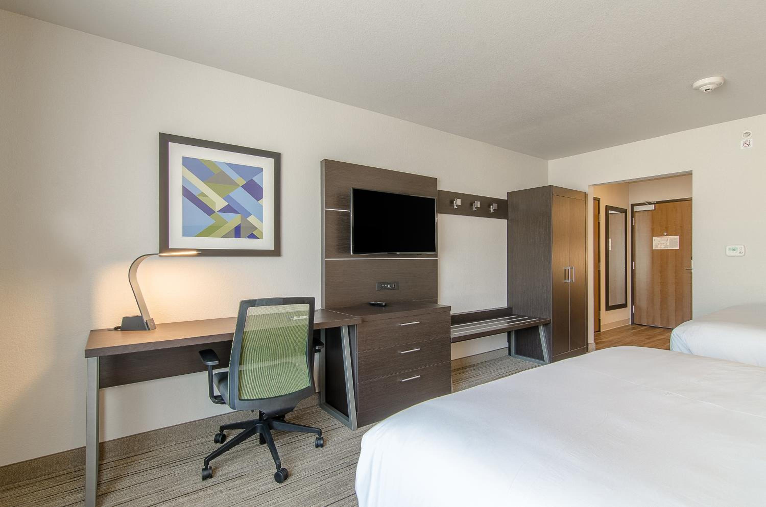 Standard Queen Room with Two Queen Beds