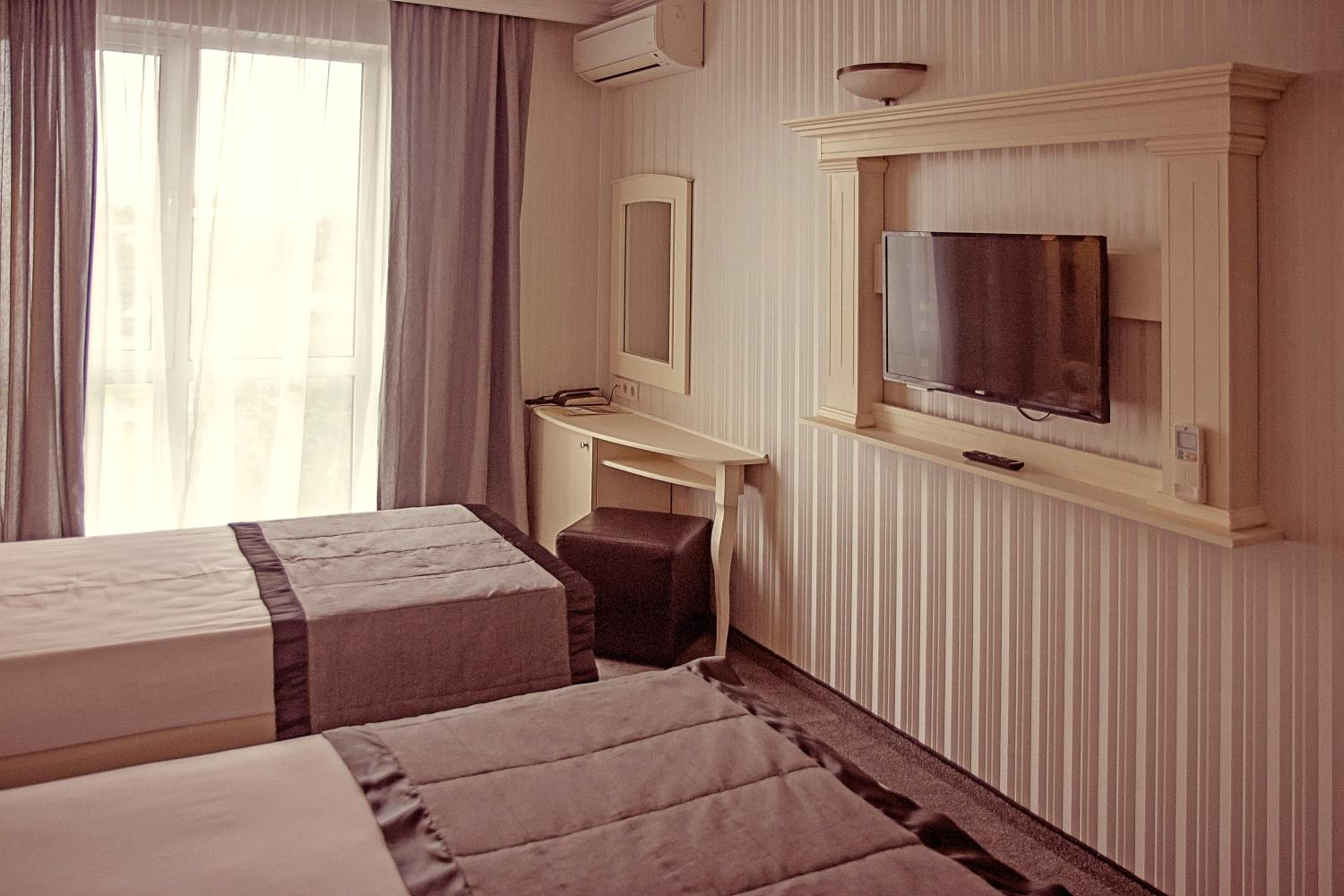Standard Double or Twin Room with Free Spa Access