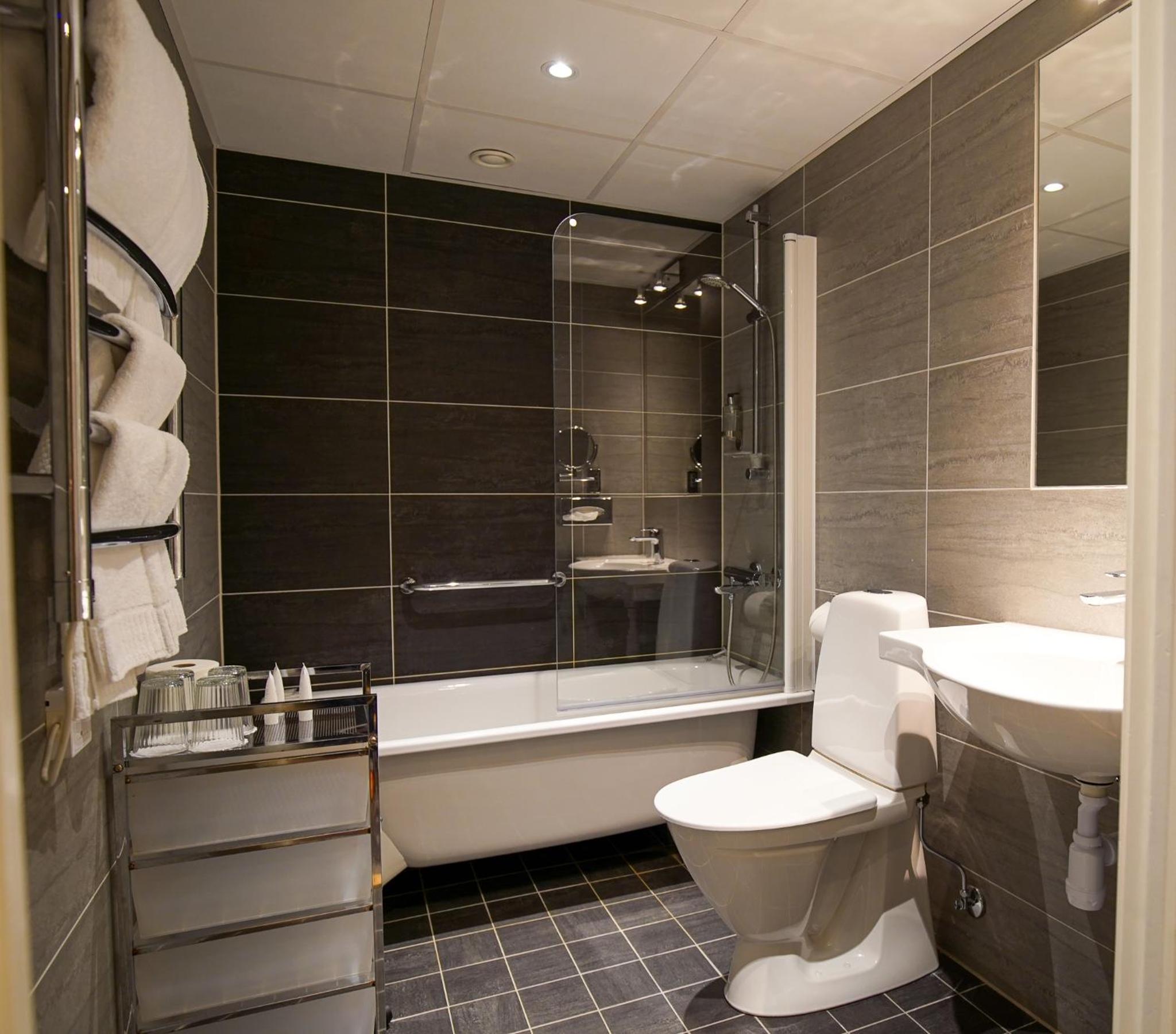 Business Twin Room with Sofa Bed 