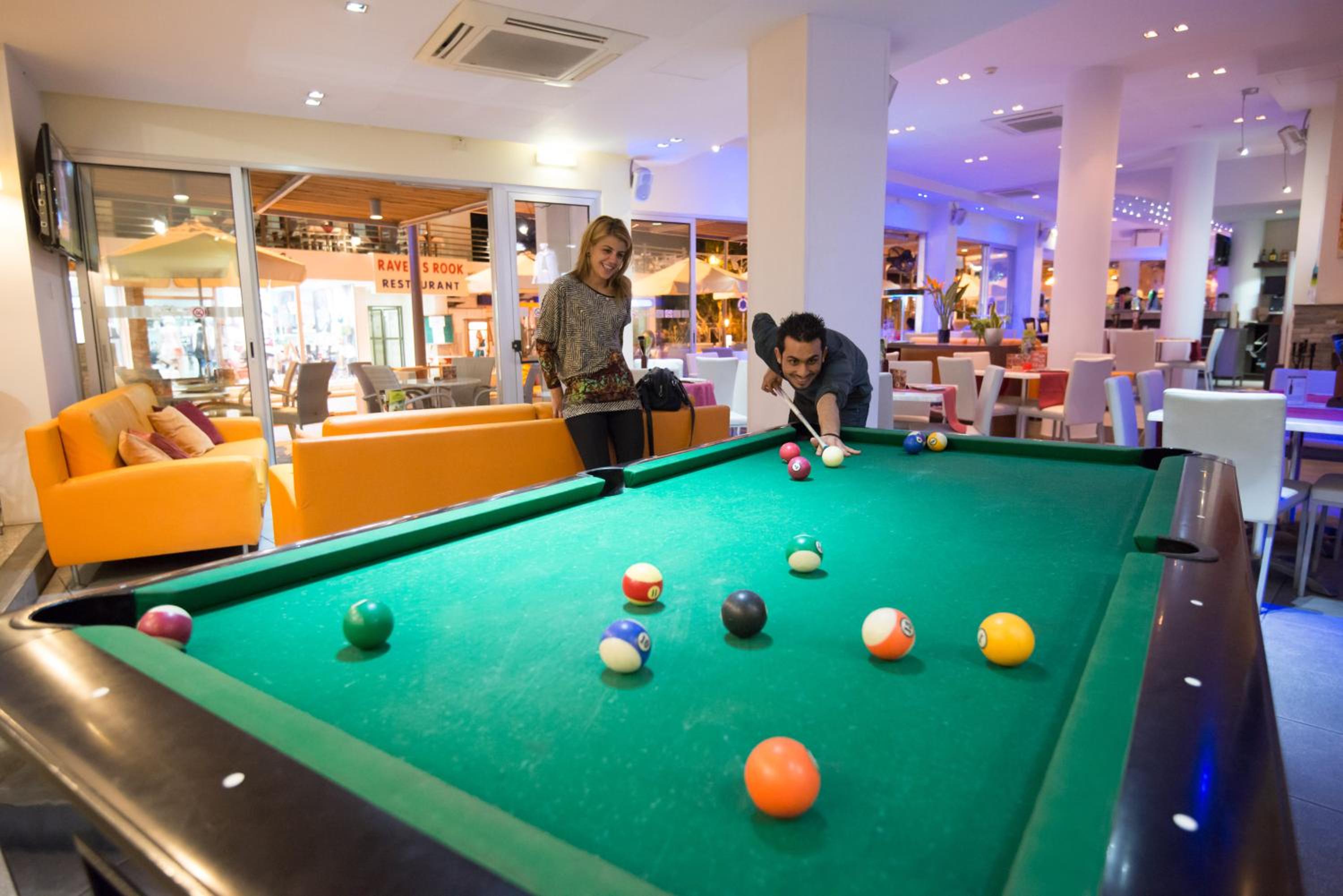 Deluxe One-Bedroom Apartment