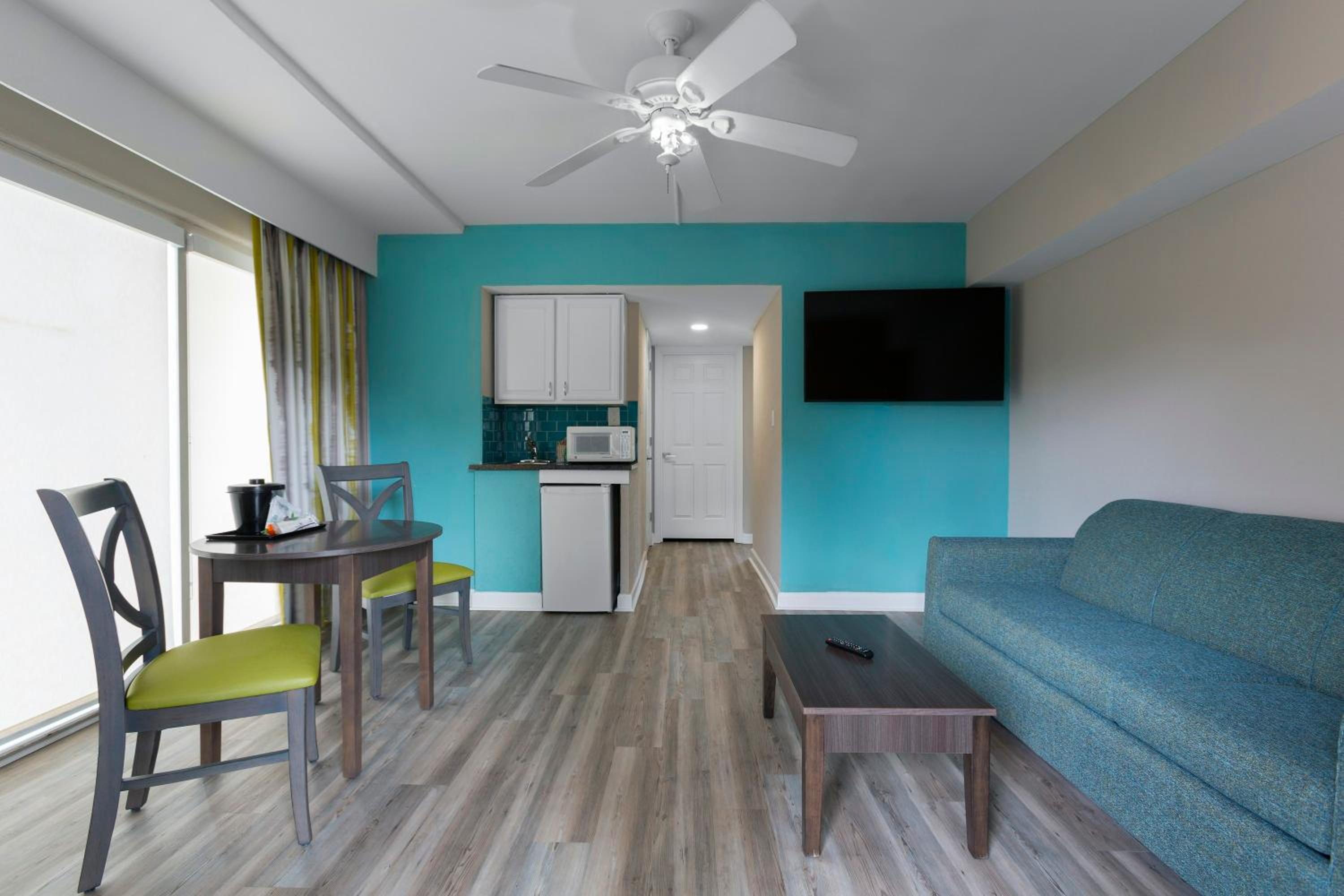 Ocean View Deluxe Junior Suite – Jamaican Building