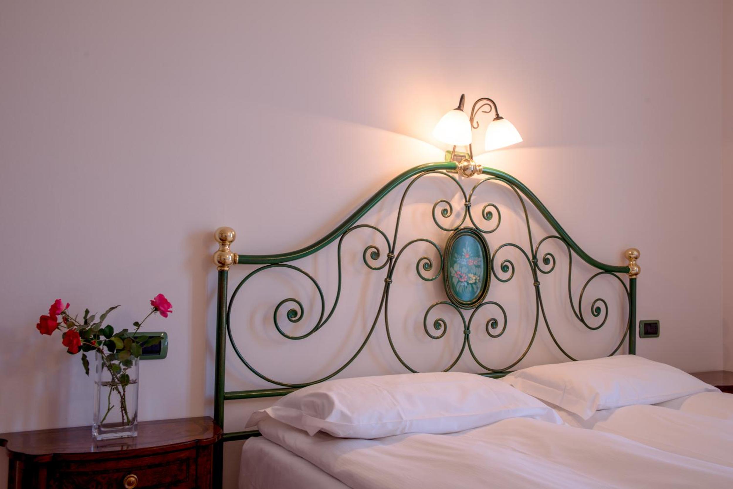 Large One-Bedroom Apartment