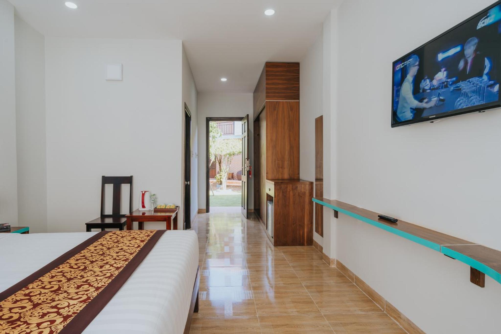 Triple Room with Pool View