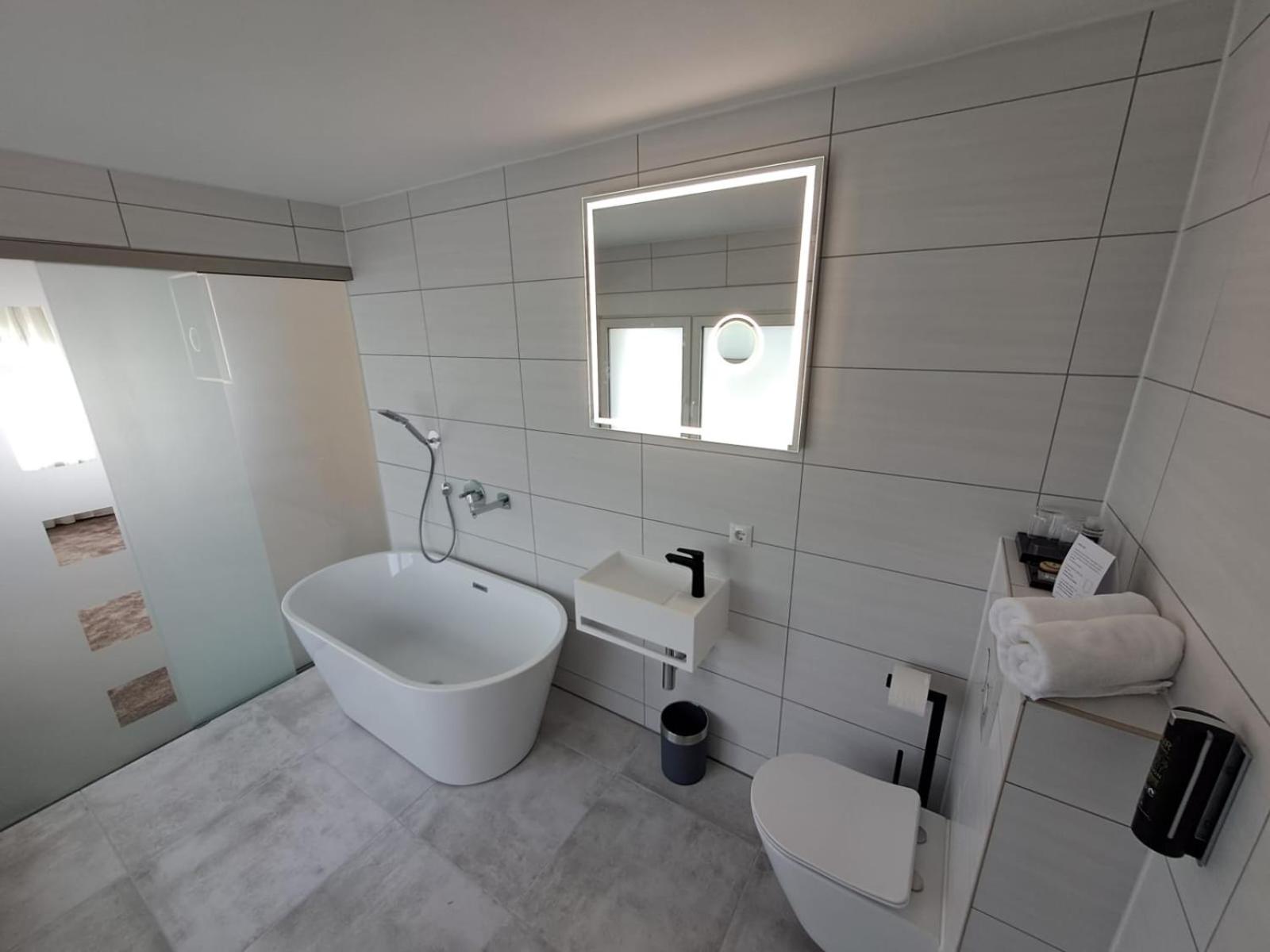 Deluxe Double Room with Bath