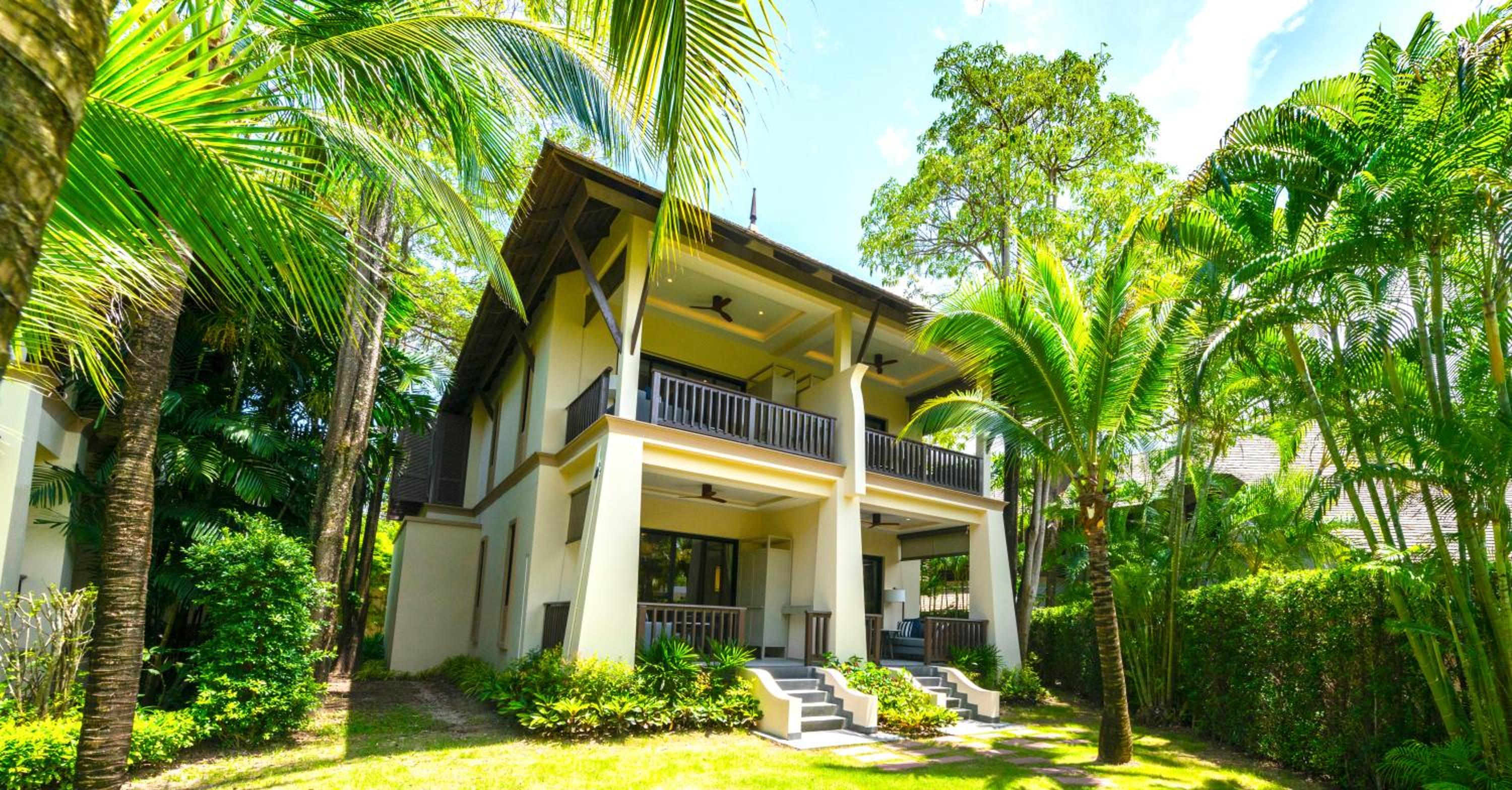 Grand Garden Pavilion King Room - Free Airport Shuttle