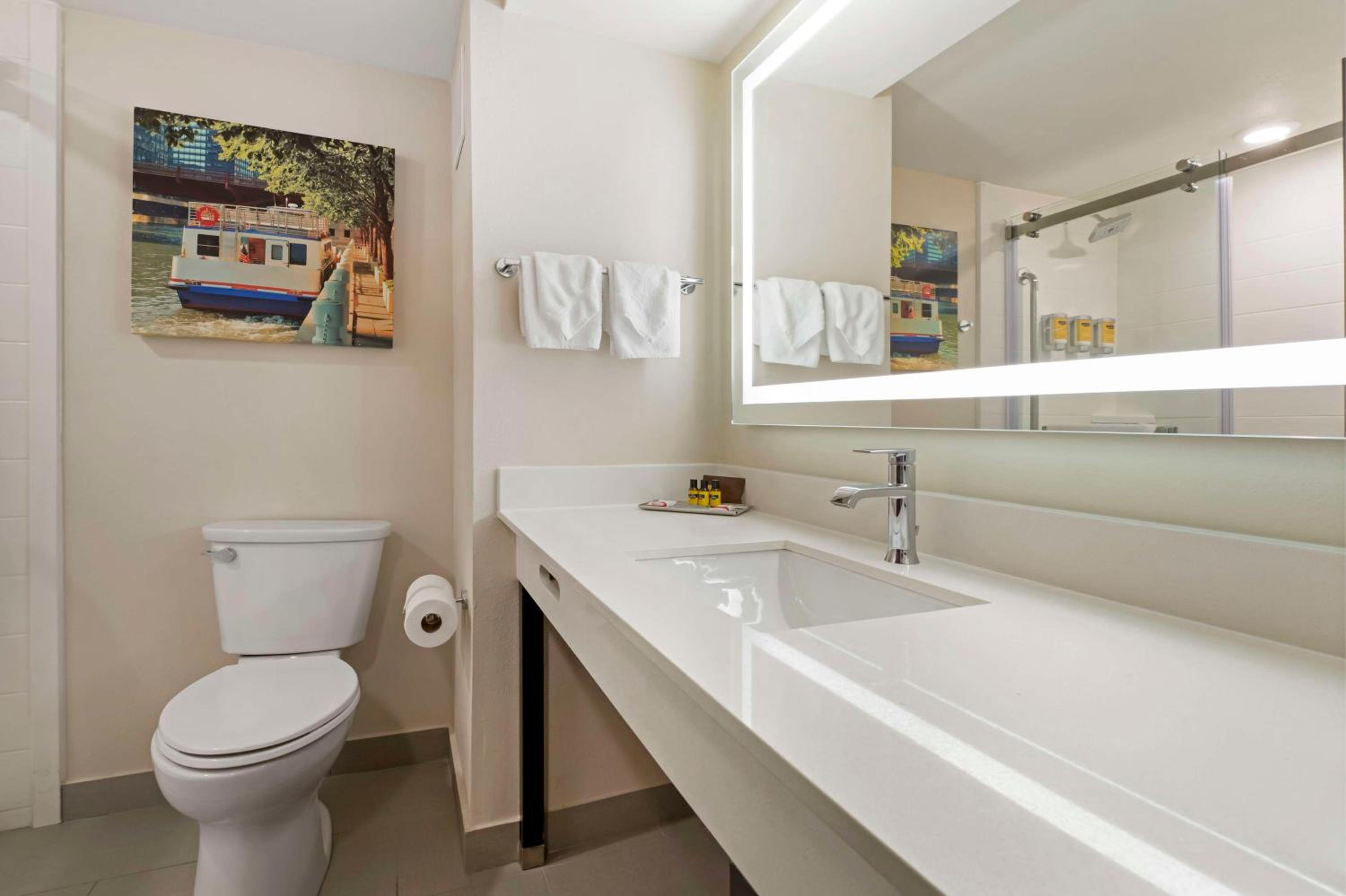 Queen Room with Two Queen Beds - Shower Only/Non-Smoking