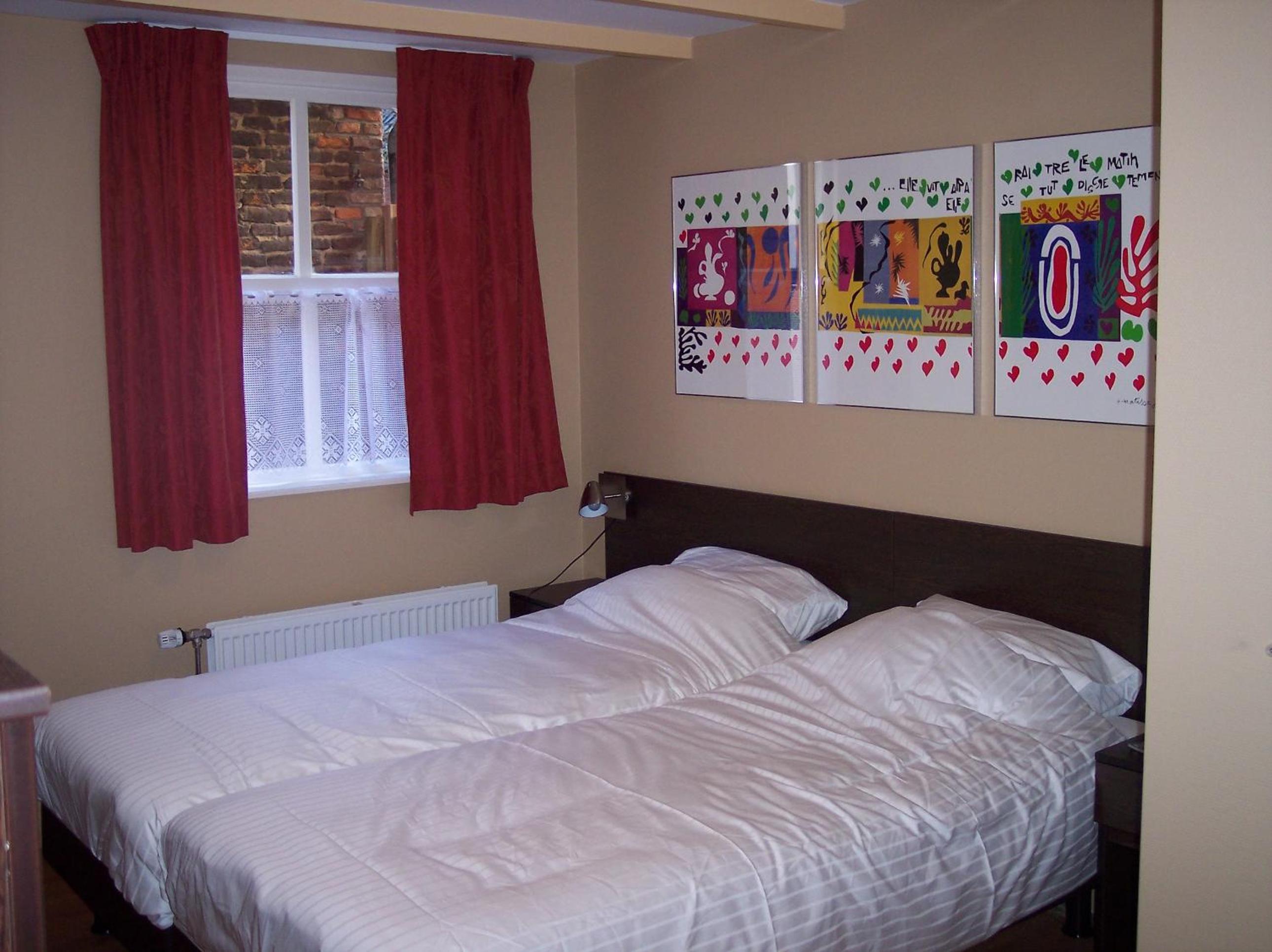 Twin Room with Private Bathroom