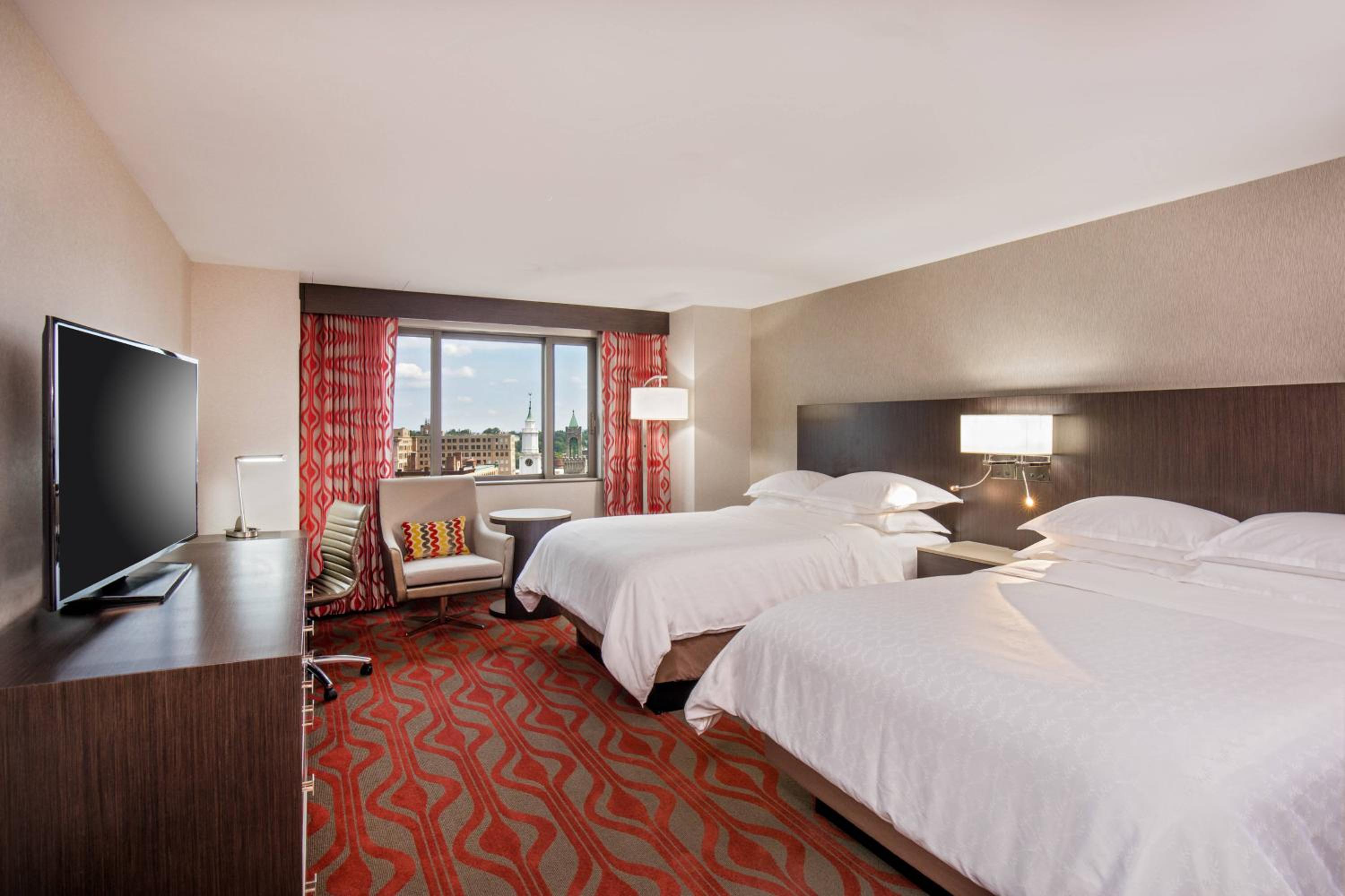 Club level, Guest room, 2 Queen, High floor