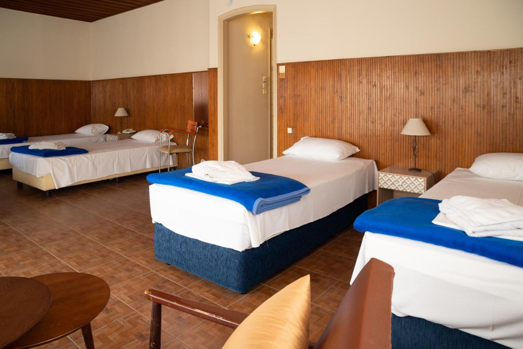 Quadruple Room with Terrace