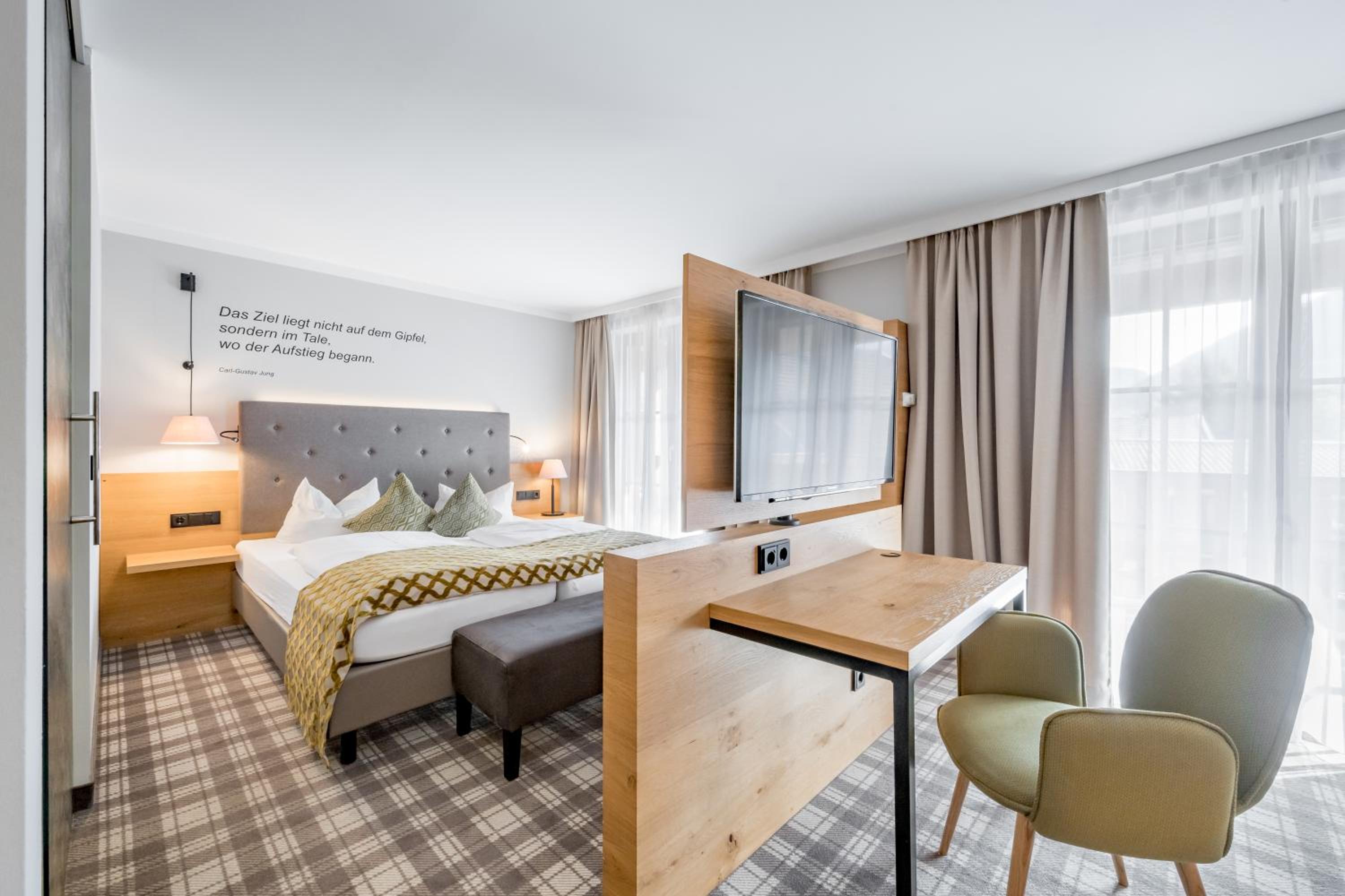 Junior Suite with Mountain View