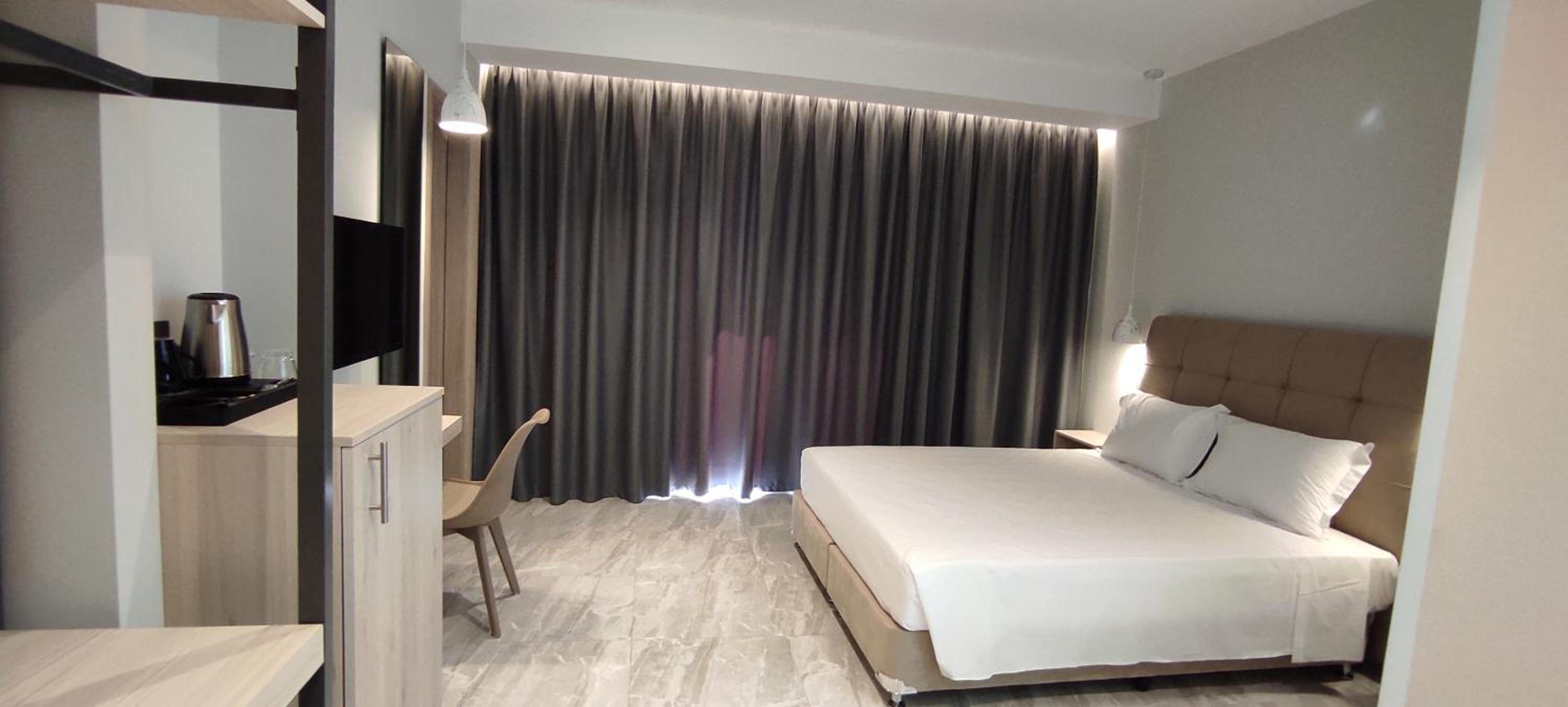 Deluxe Double or Twin Room with Sea View