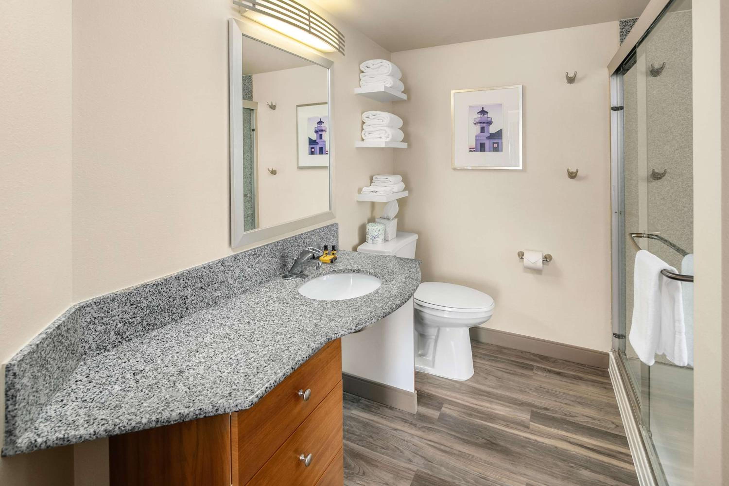 King Kitchen Suite - Disability Access - Roll In Shower