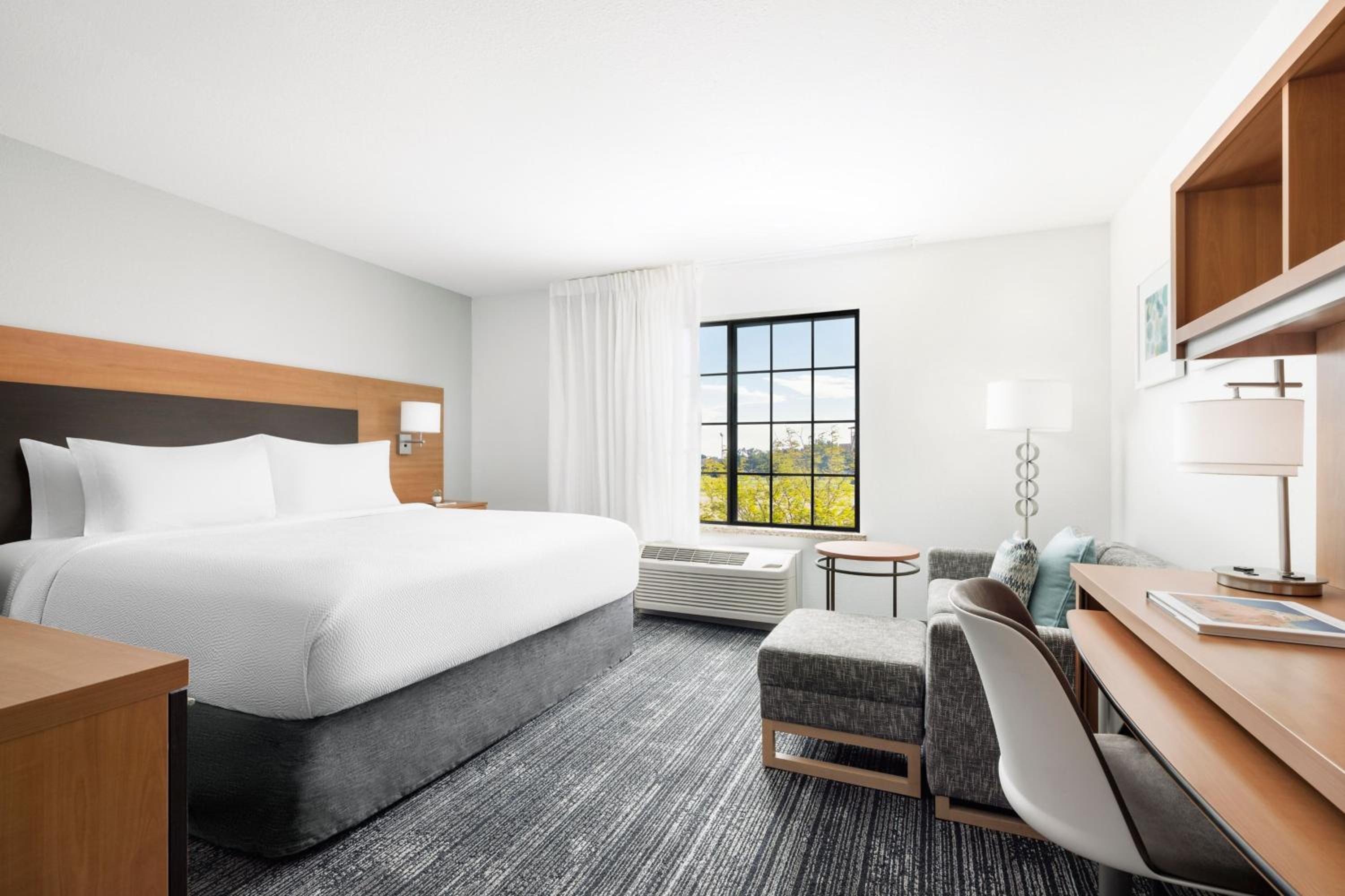 King Studio with Sofa Bed