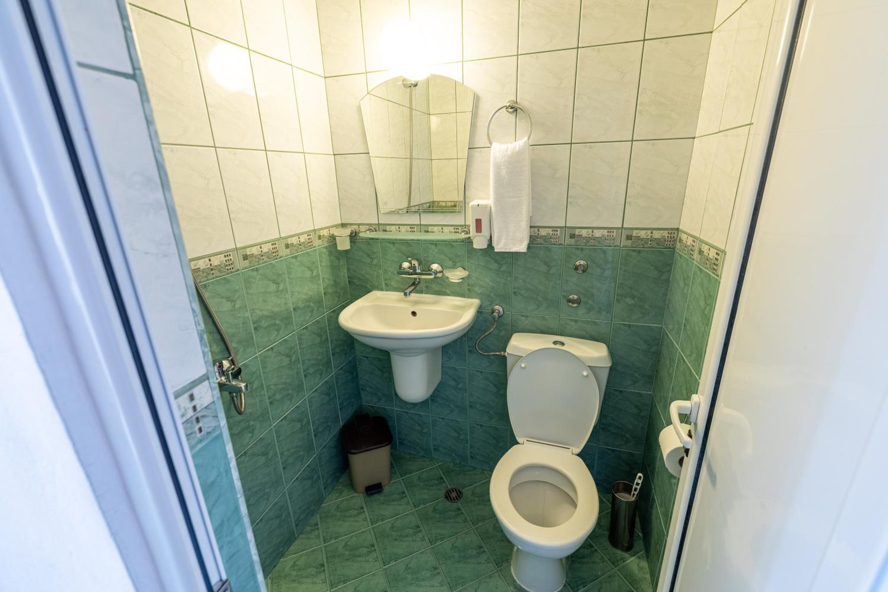 Standard Twin Room with Front Sea View