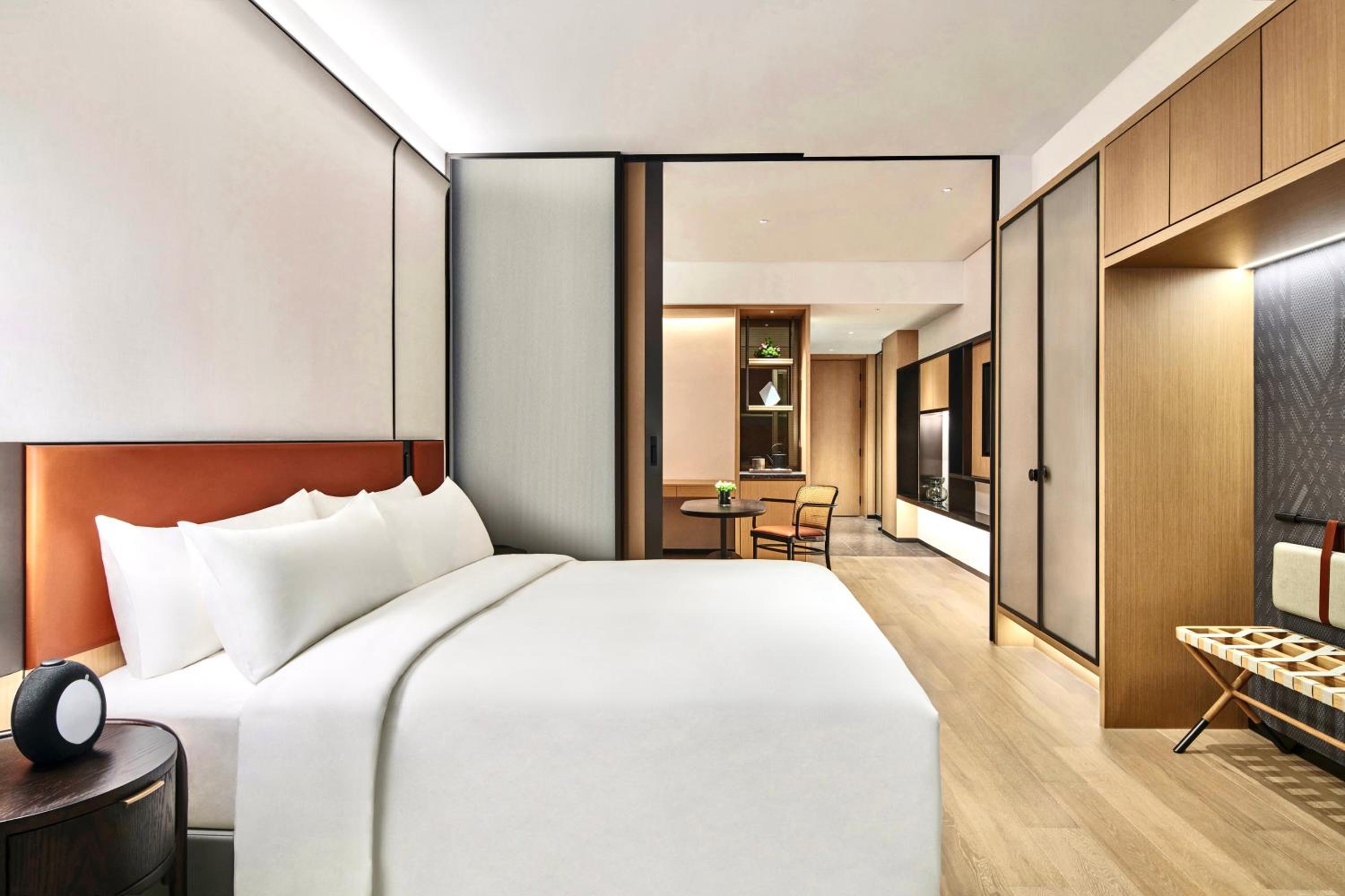 Habitat City View King Room