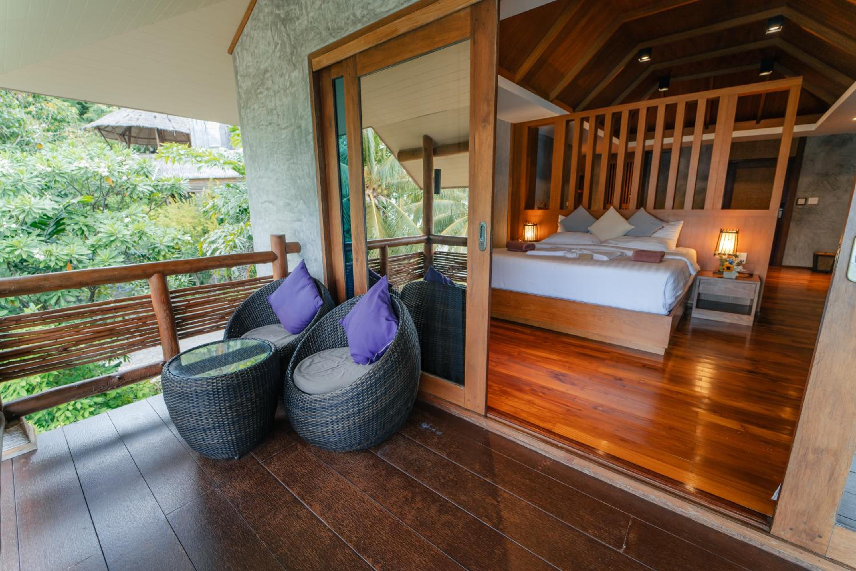 Deluxe Double Room with Balcony and Sea View
