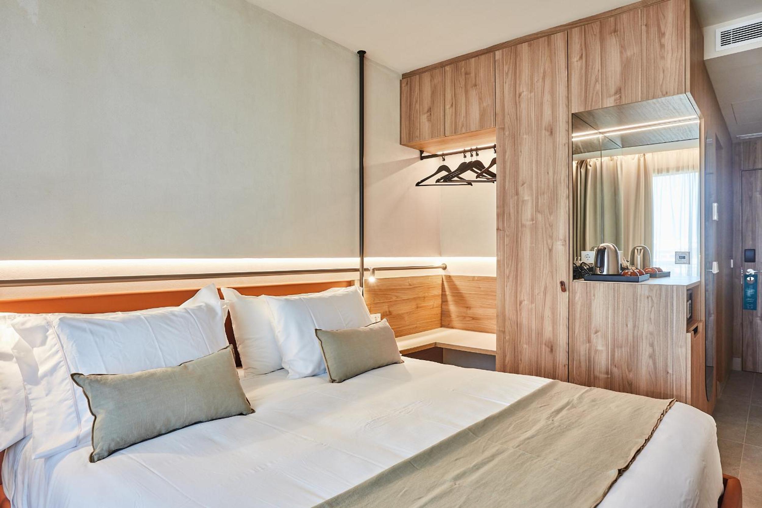 Double or Twin Room with Pool View