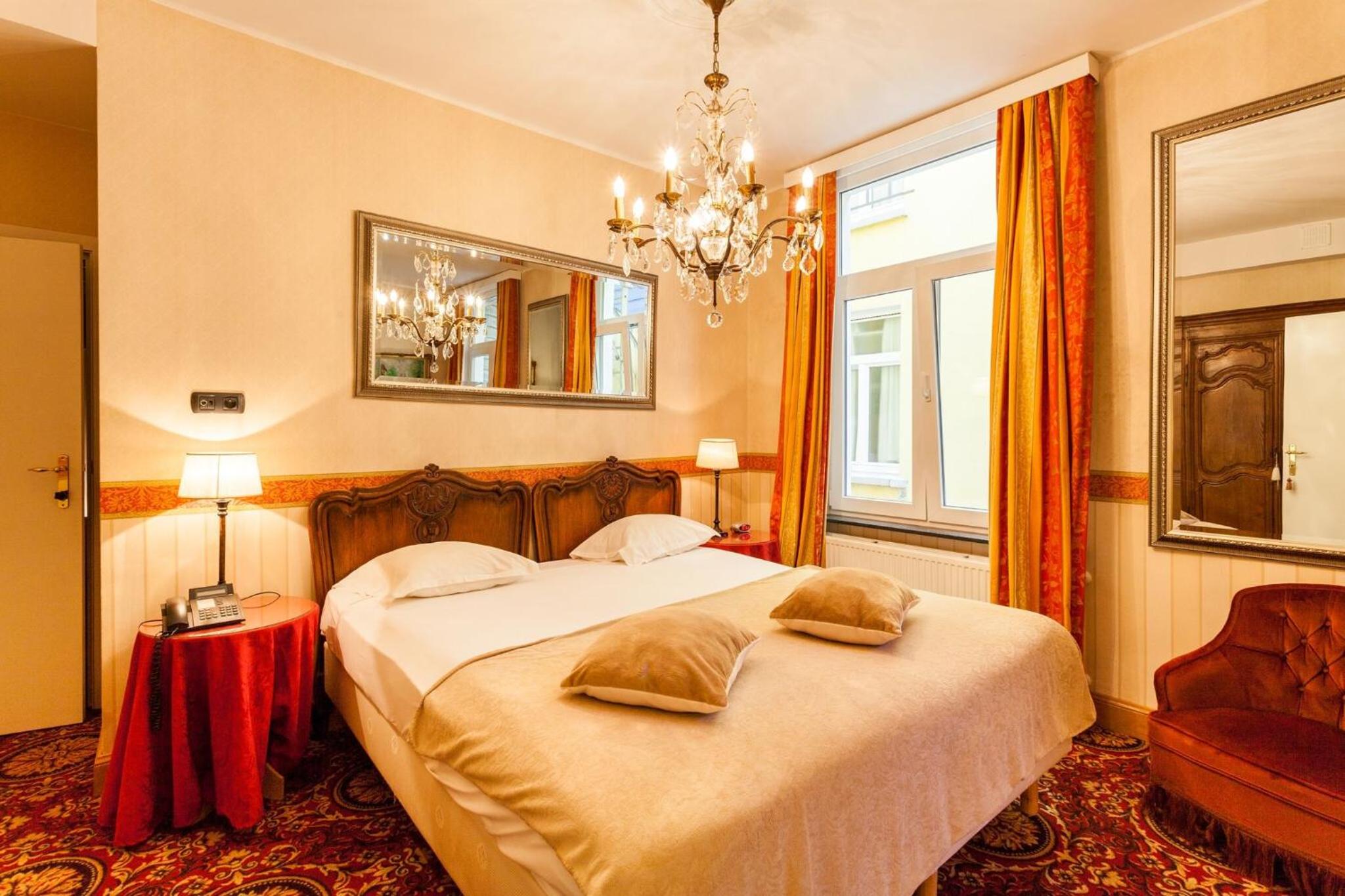 Courtyard Deluxe Suite with Bath