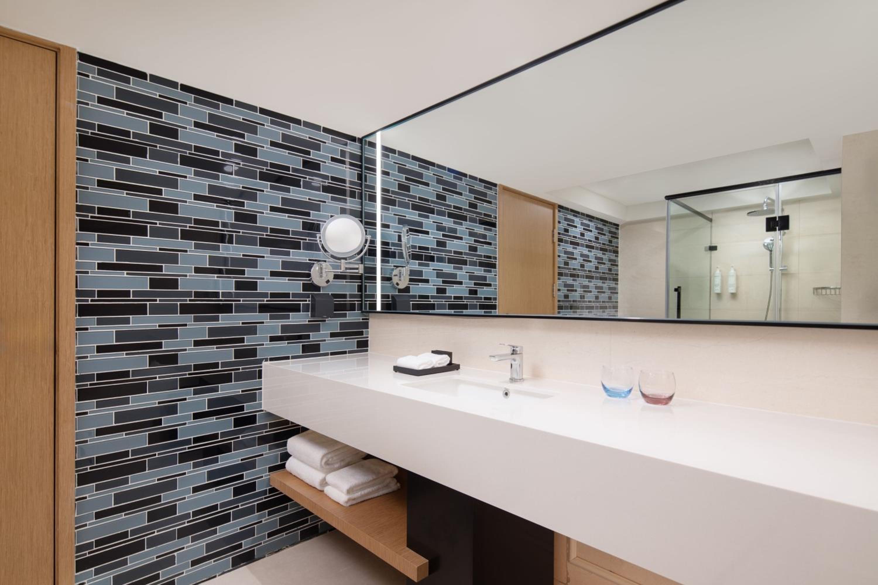 King Suite with City View