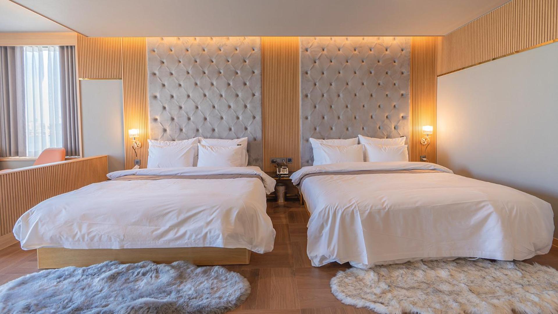 Premium Twin Room with Bridge View