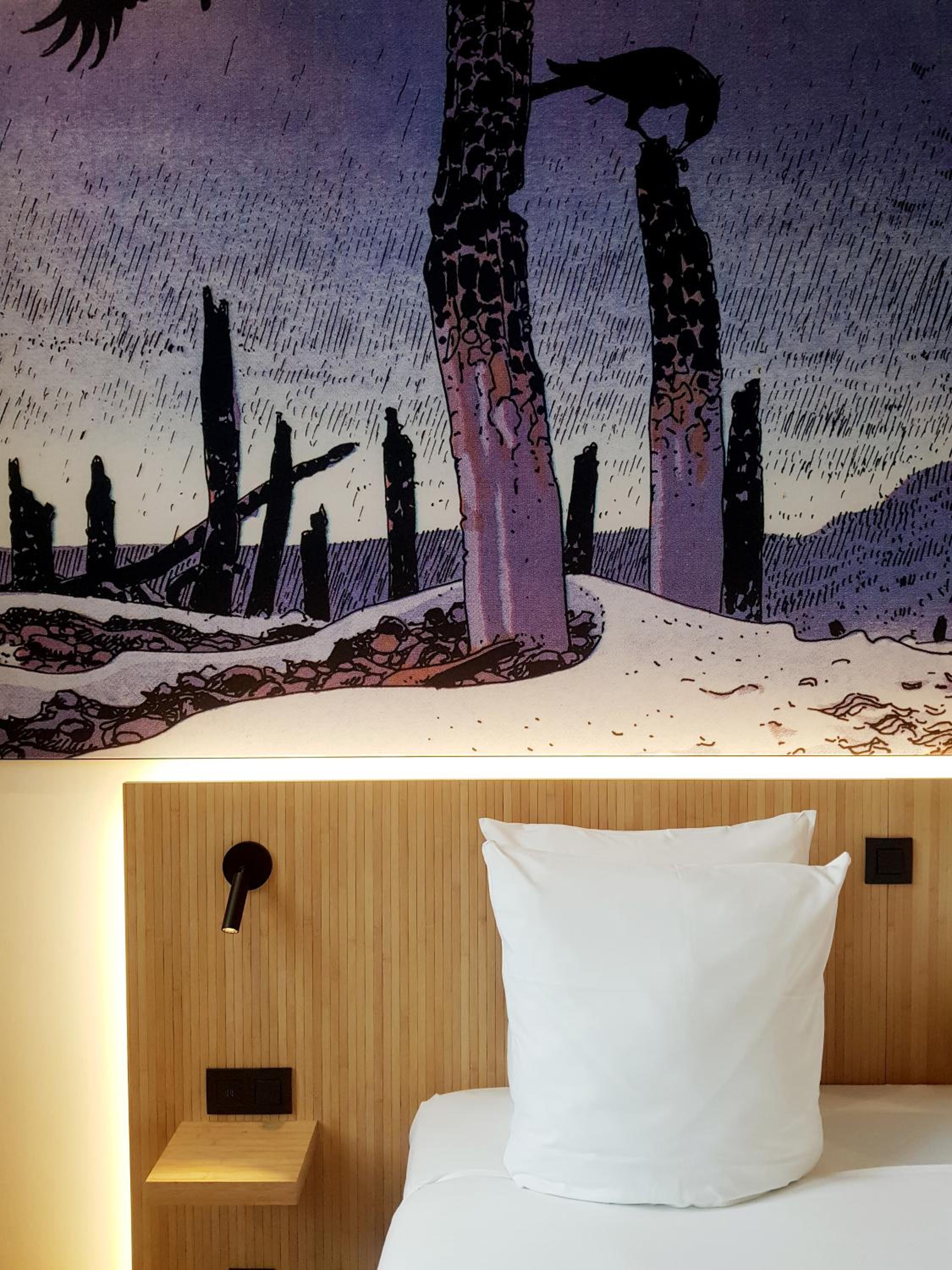 Deluxe Double Canal View