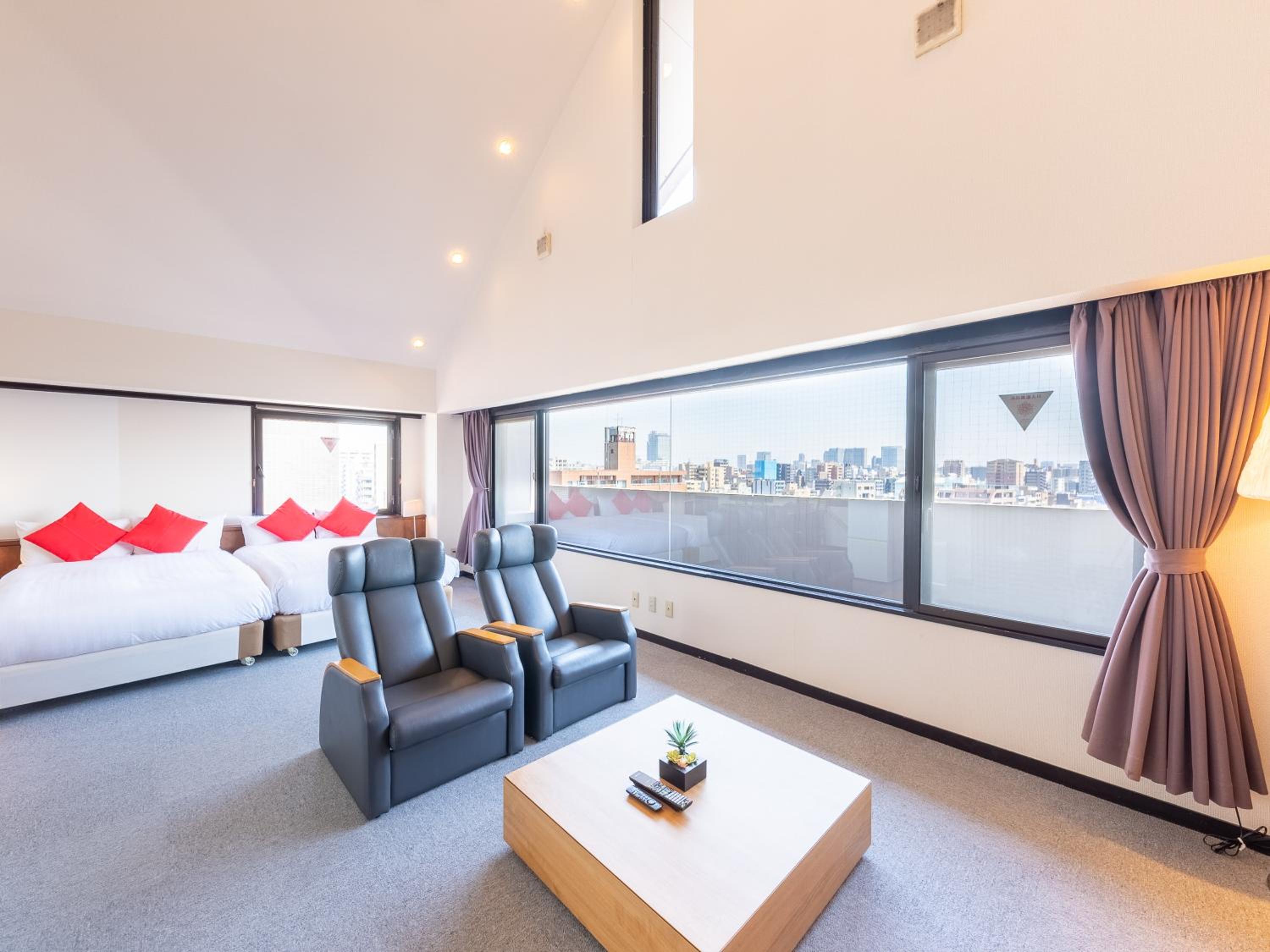 Family Room - Non-Smoking