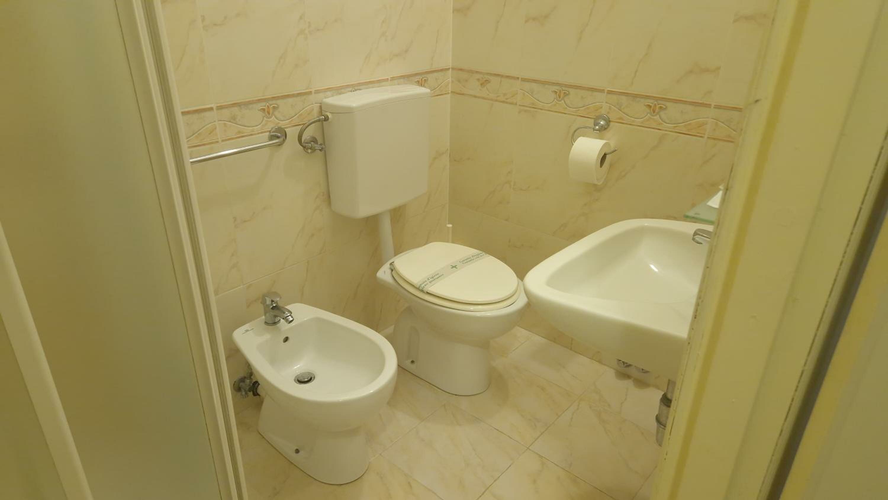 Standard Double or Twin Room with Private Bathroom