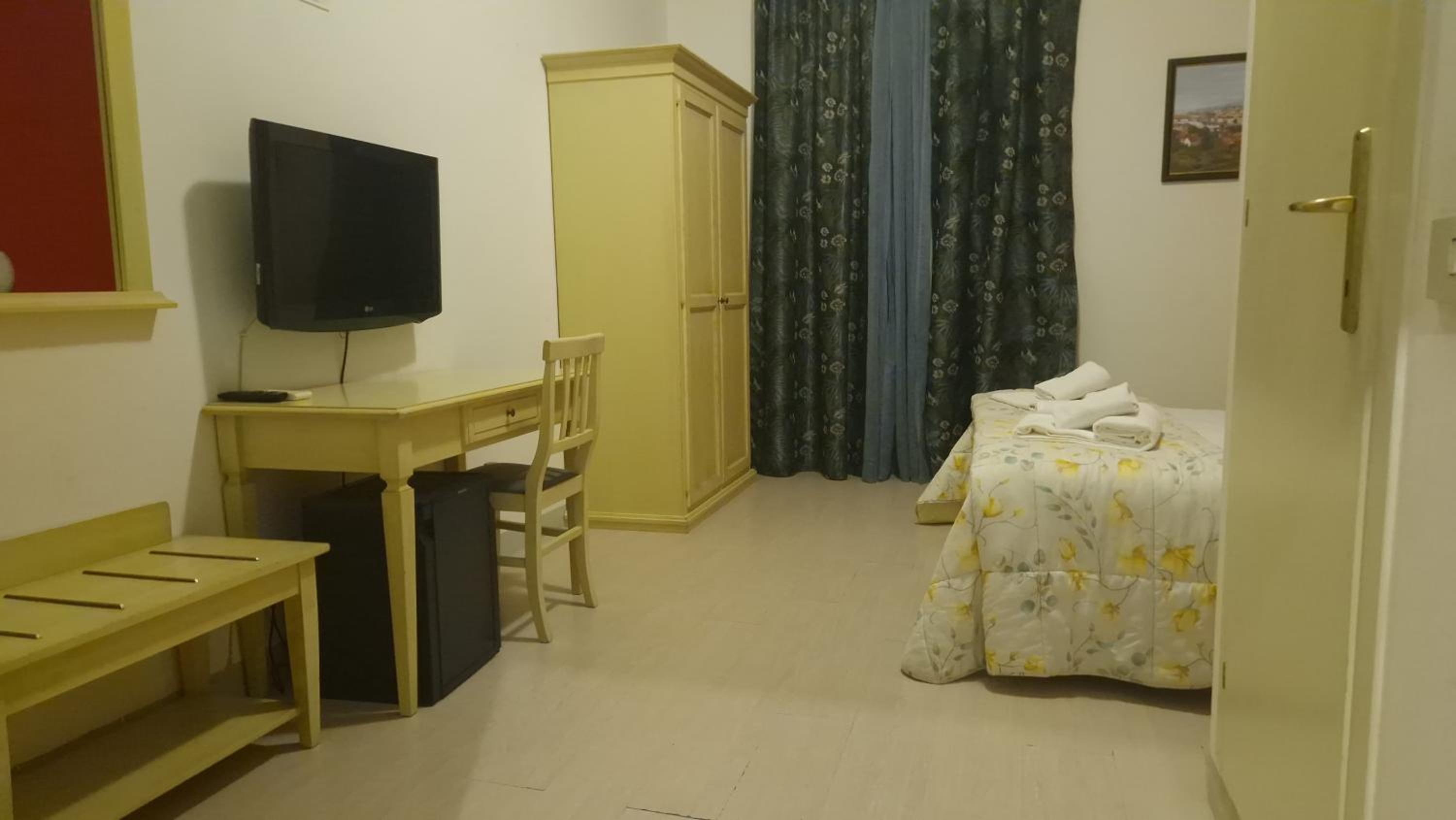 Standard Double or Twin Room with Private Bathroom