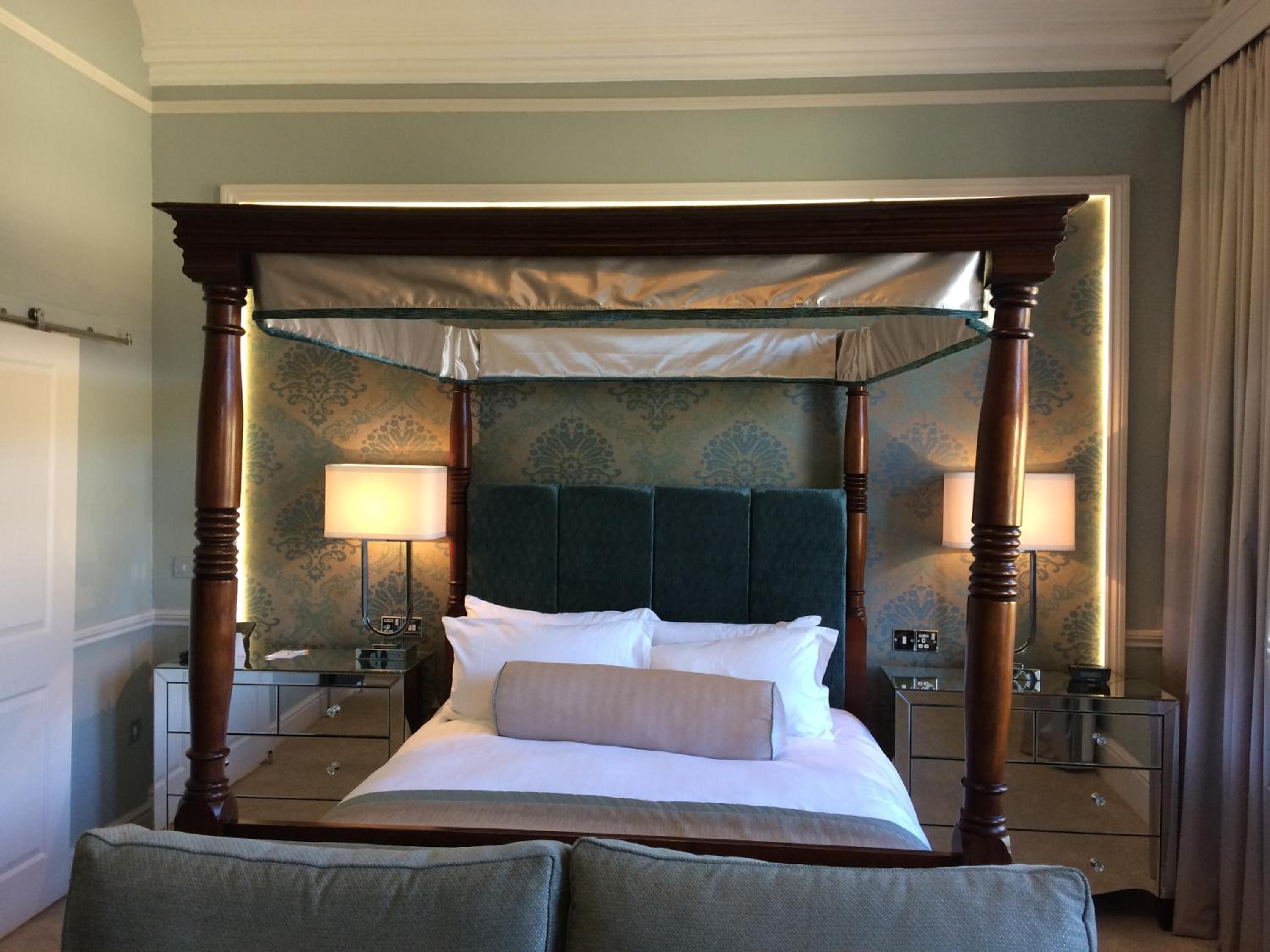 Deluxe Queen Room with Queen Bed - Non-Smoking