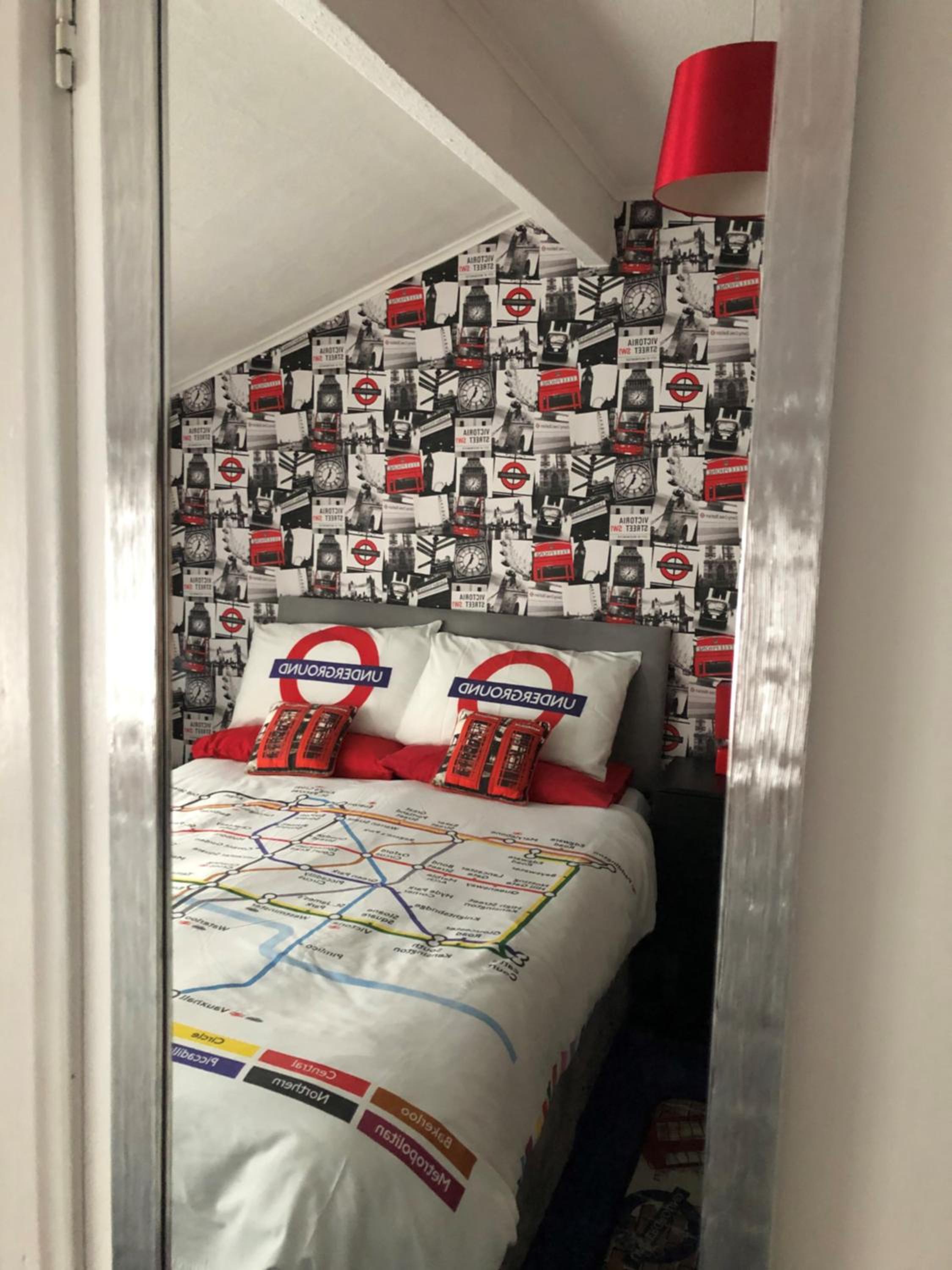 Small Family Room (6) 