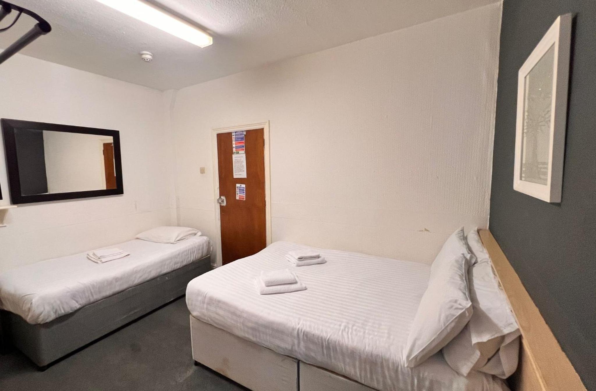 Family Room (2 Adults + 1 Child)