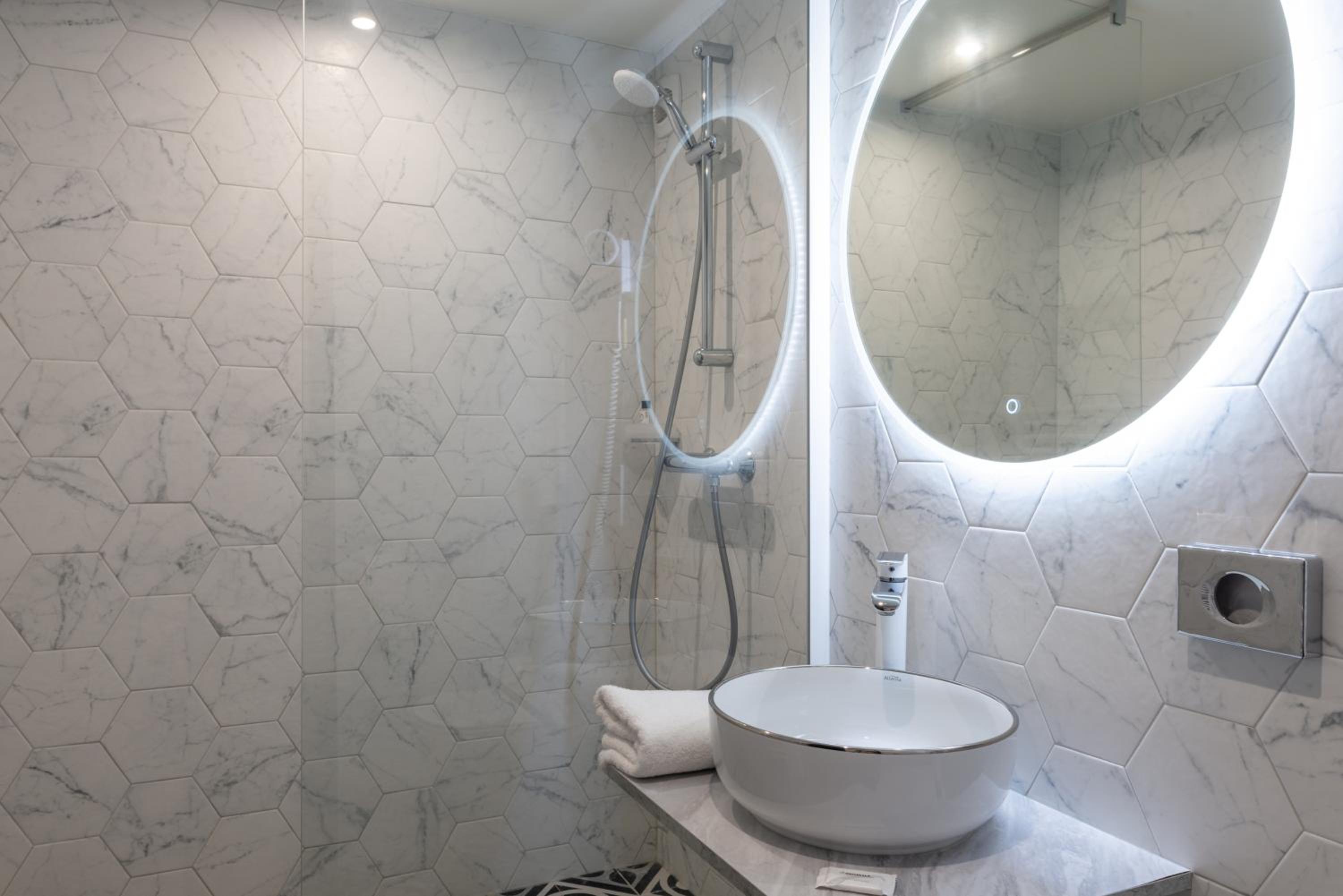  Room Elégance Queen