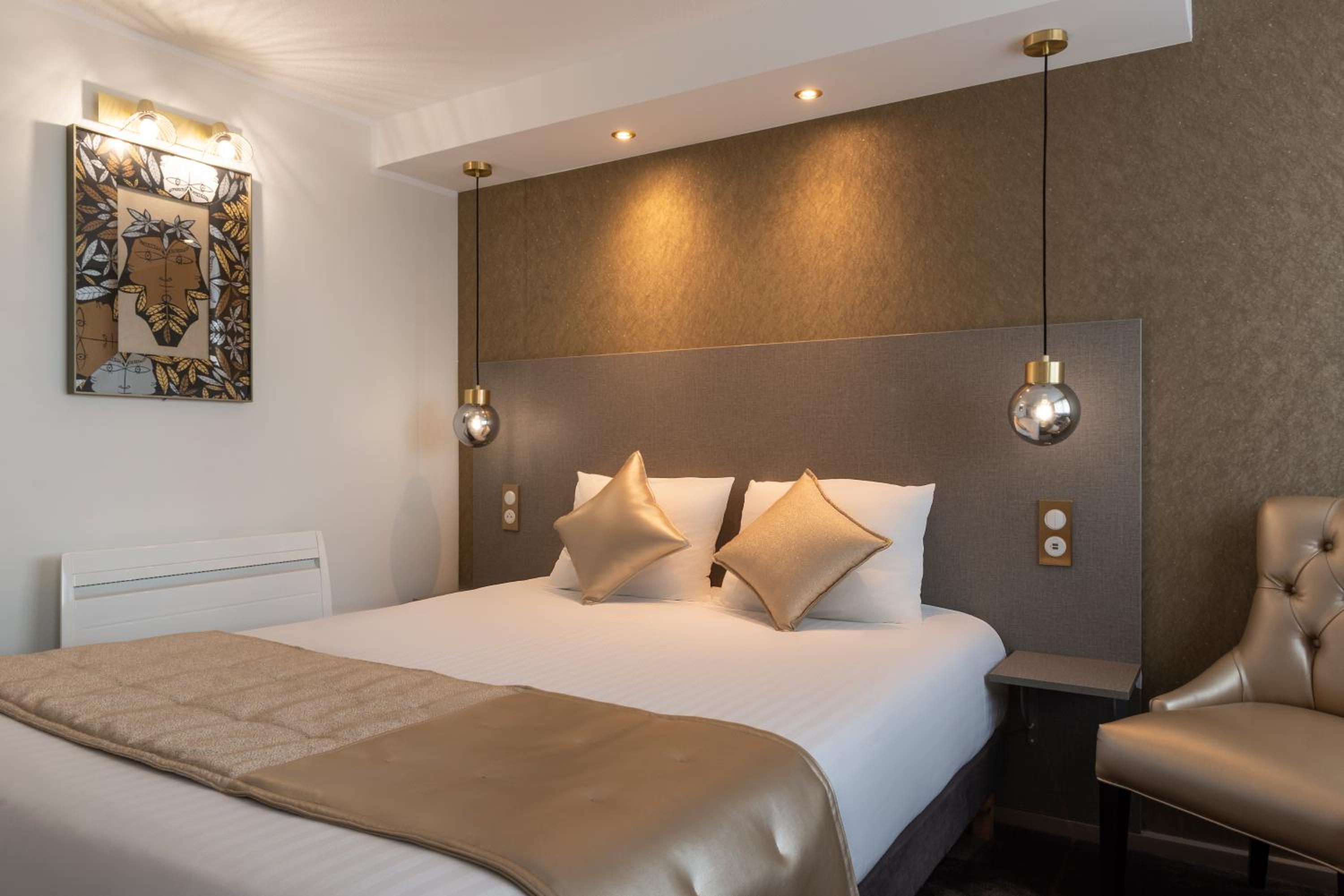  Room Elégance Queen