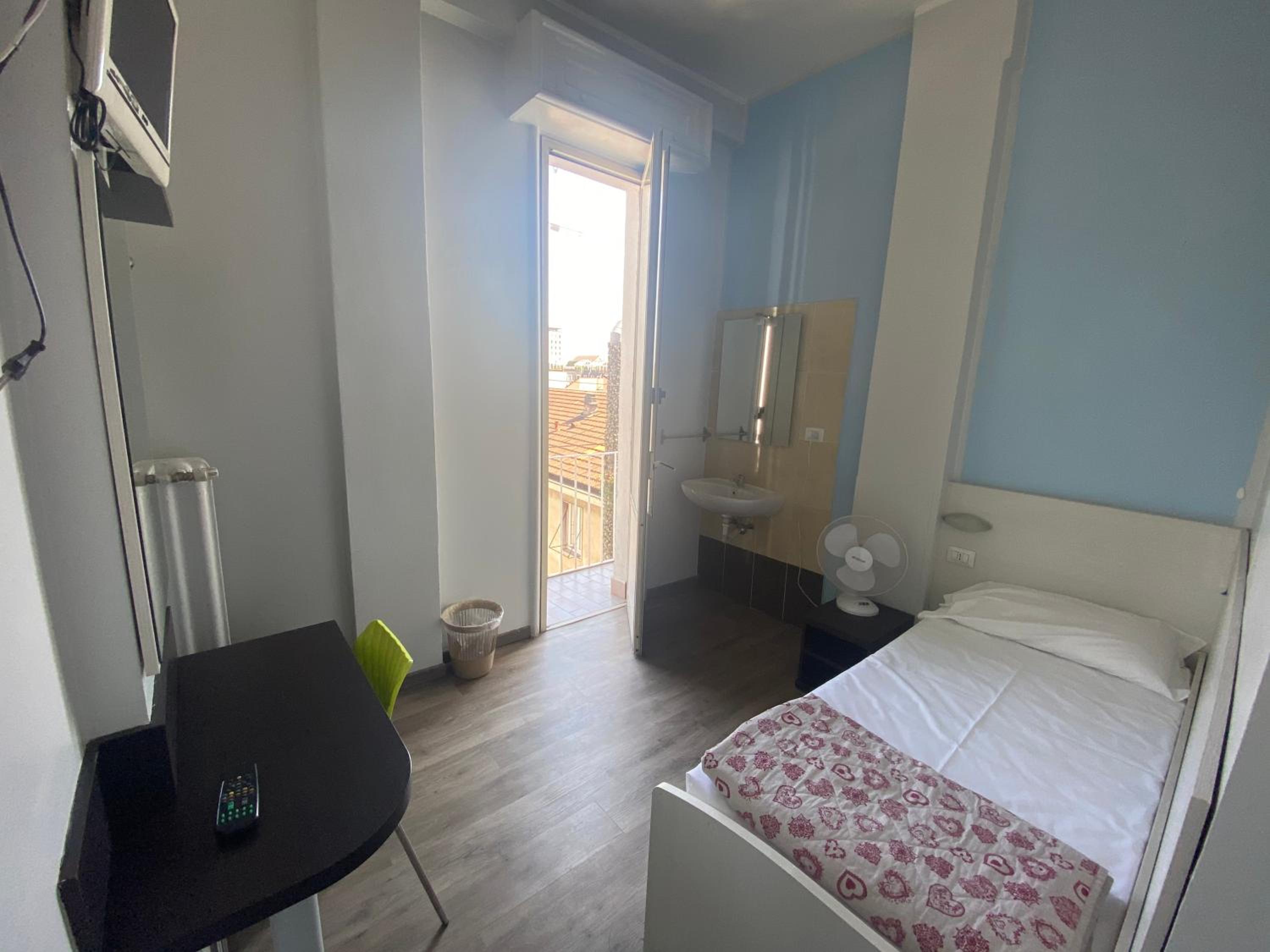 Single Room with Shared Bathroom