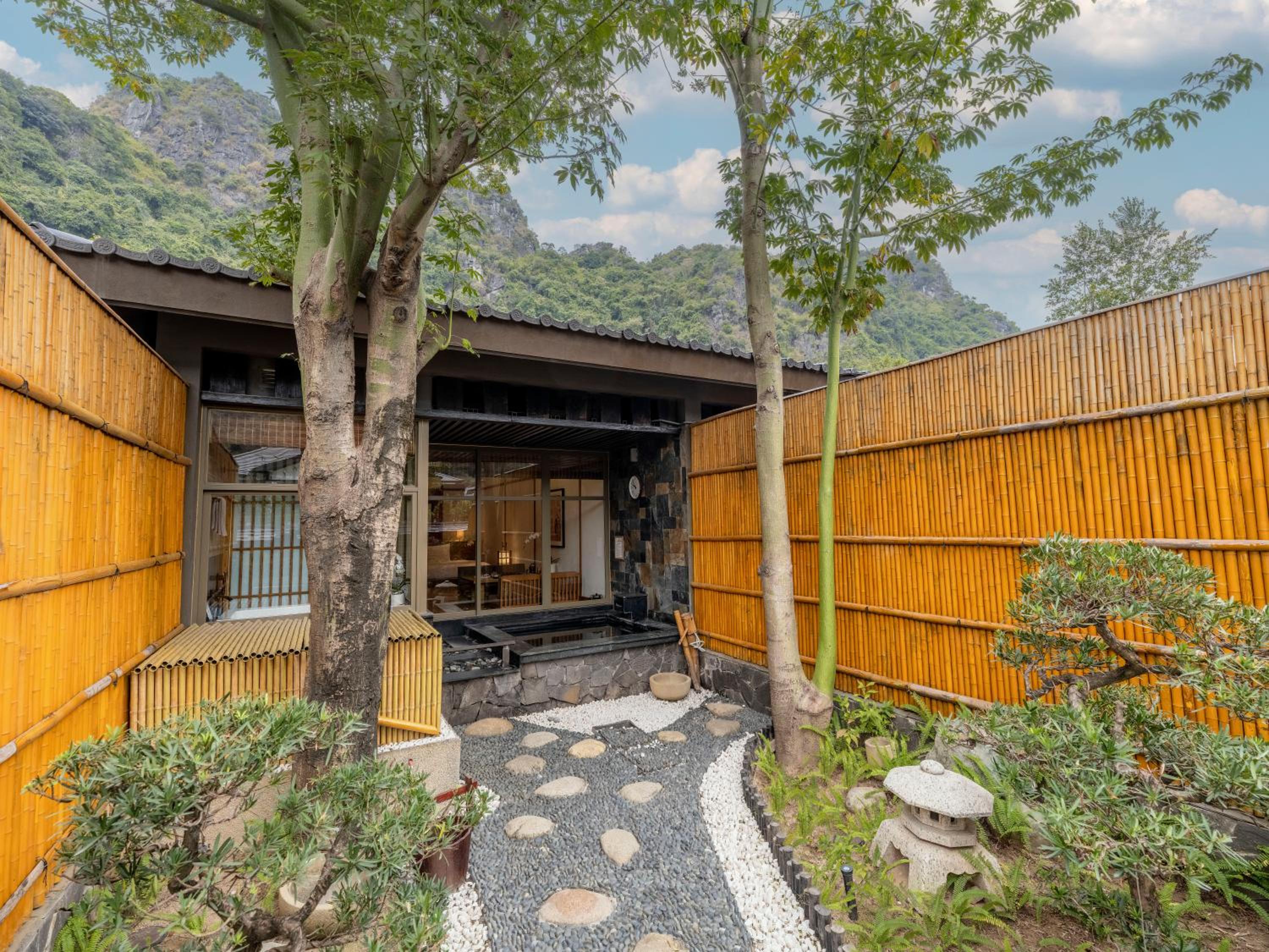 Washitsu Ichi Room with Public Onsen