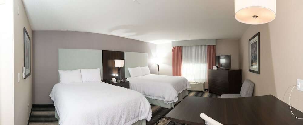 Suite, 2 Queen Beds, Kitchen