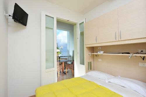Economy Double Room with Sea View