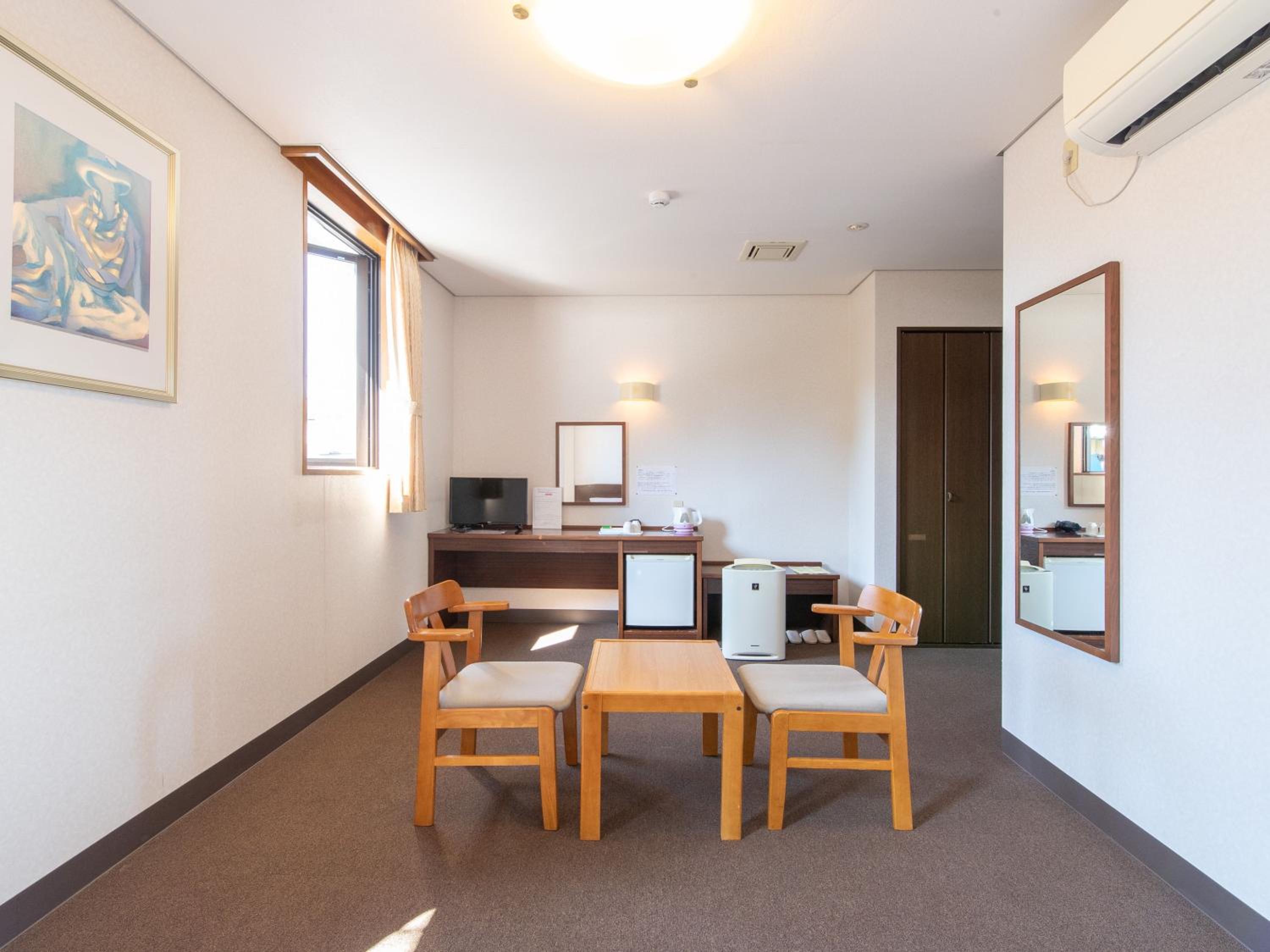 Standard Twin Room - Non-Smoking